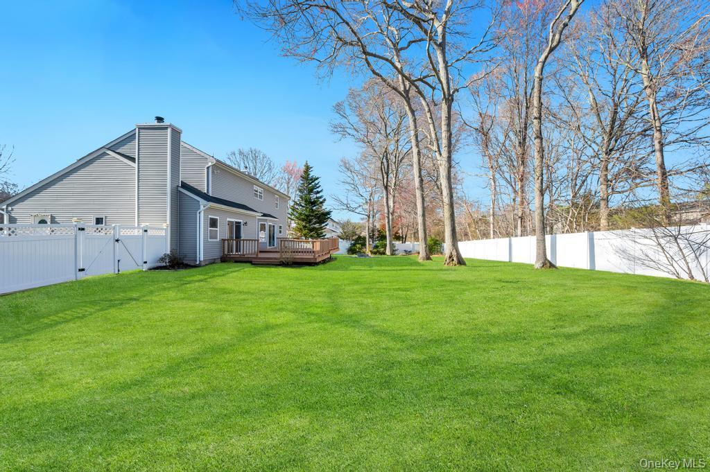 Single Family Harwood  Suffolk County, NY 11727, MLS-985443-38