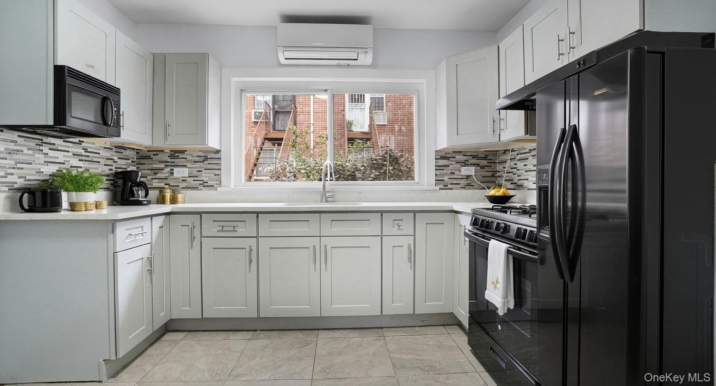 Single Family Miles  Bronx, NY 10465, MLS-985471-3