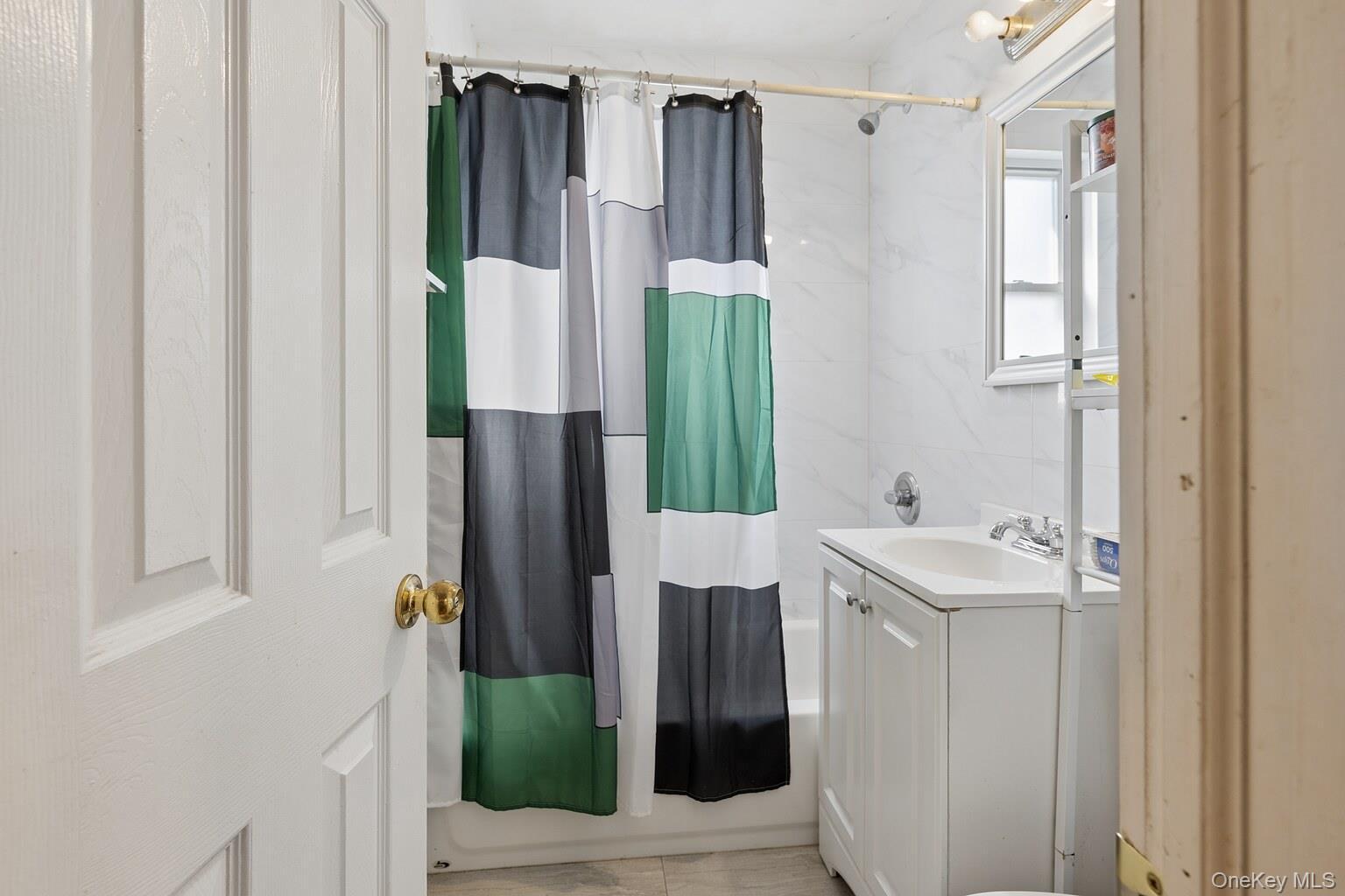 Single Family 183rd Queens, NY 11413, MLS-985475-13