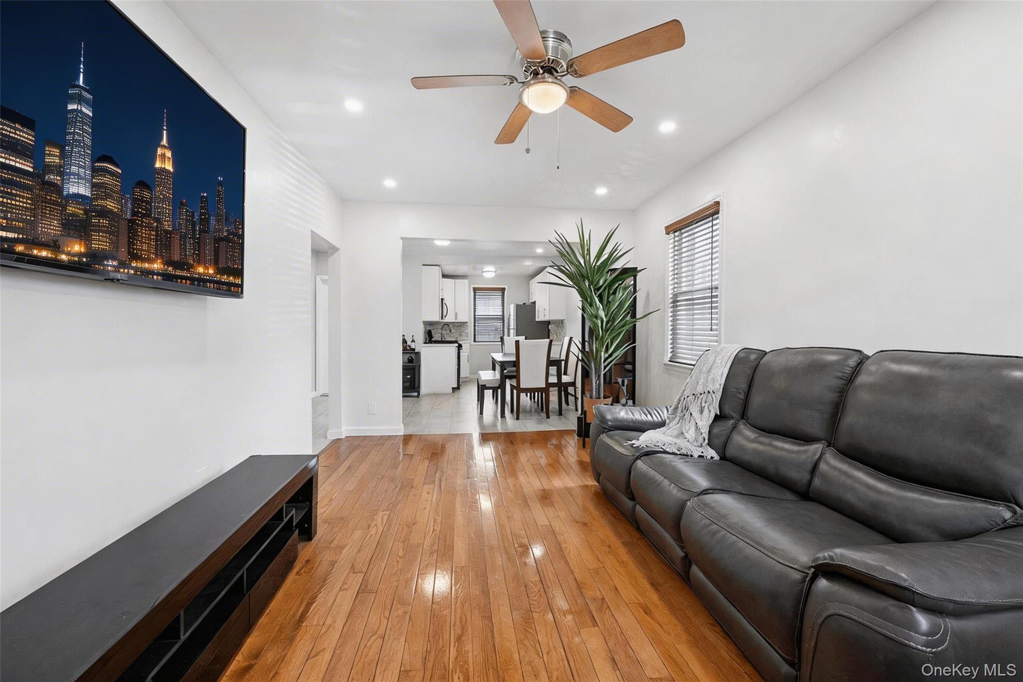 Single Family 183rd Queens, NY 11413, MLS-985475-34