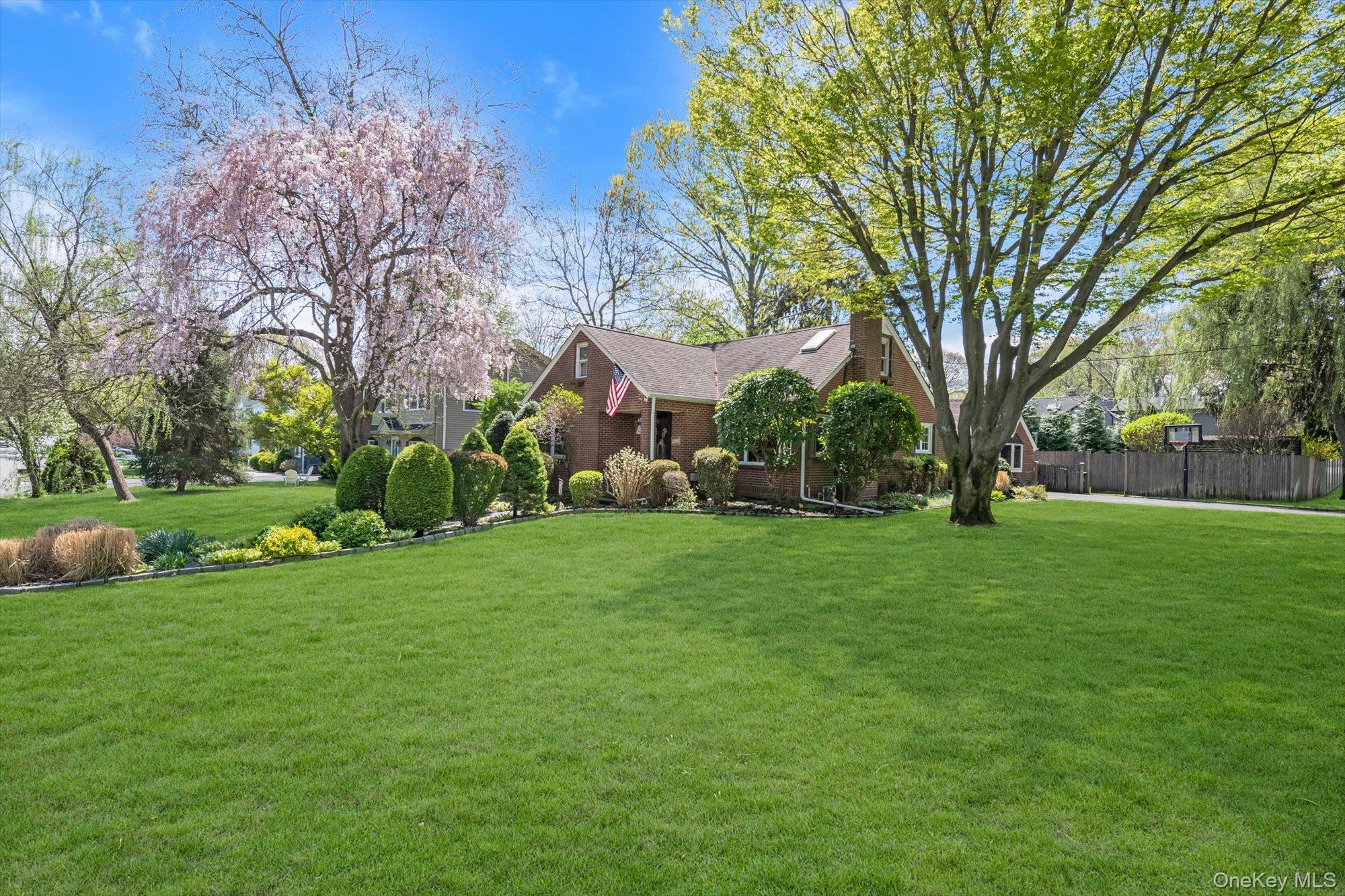 Single Family Grant  Suffolk County, NY 11731, MLS-985498-26