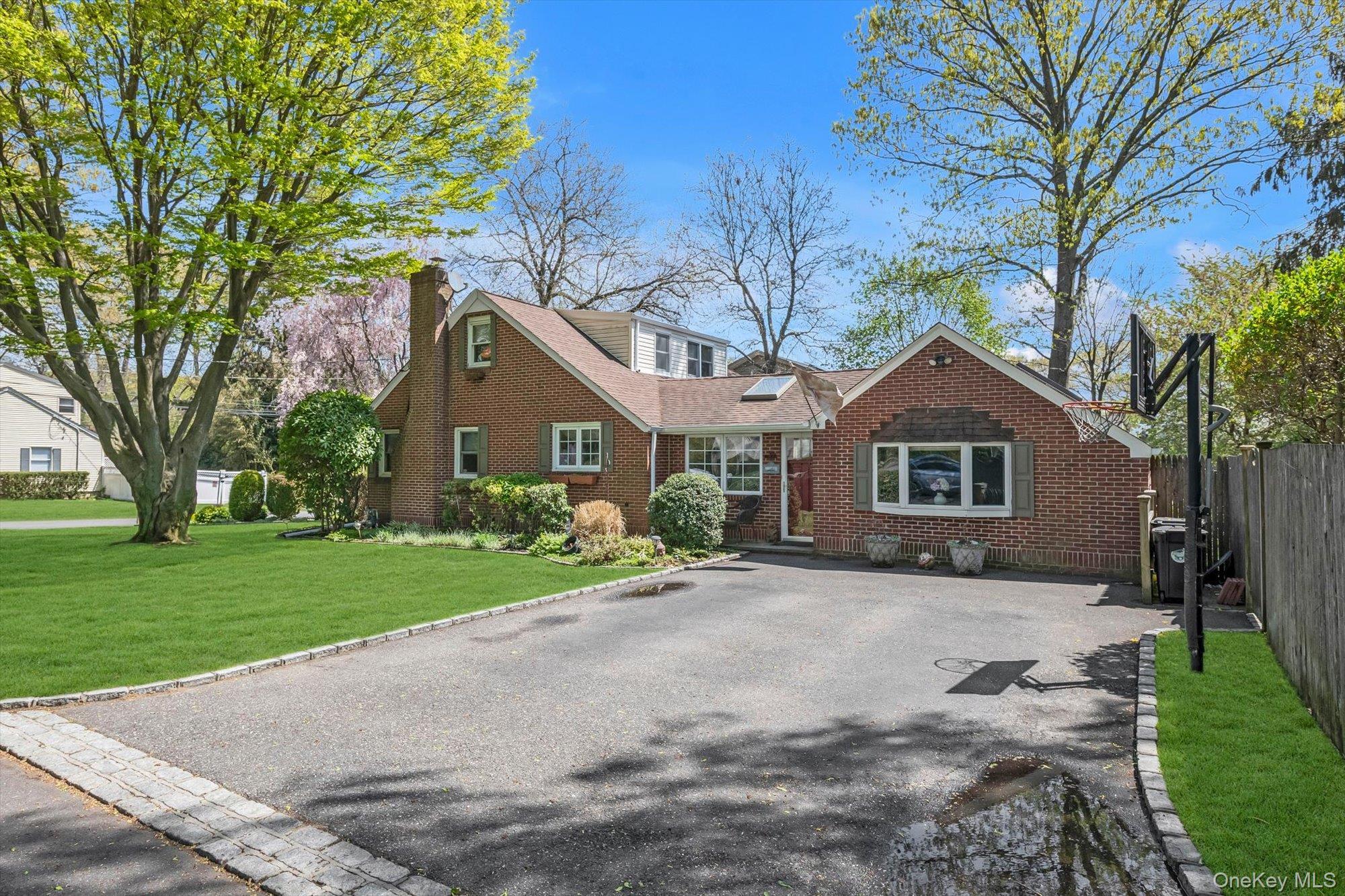 Single Family Grant  Suffolk County, NY 11731, MLS-985498-28