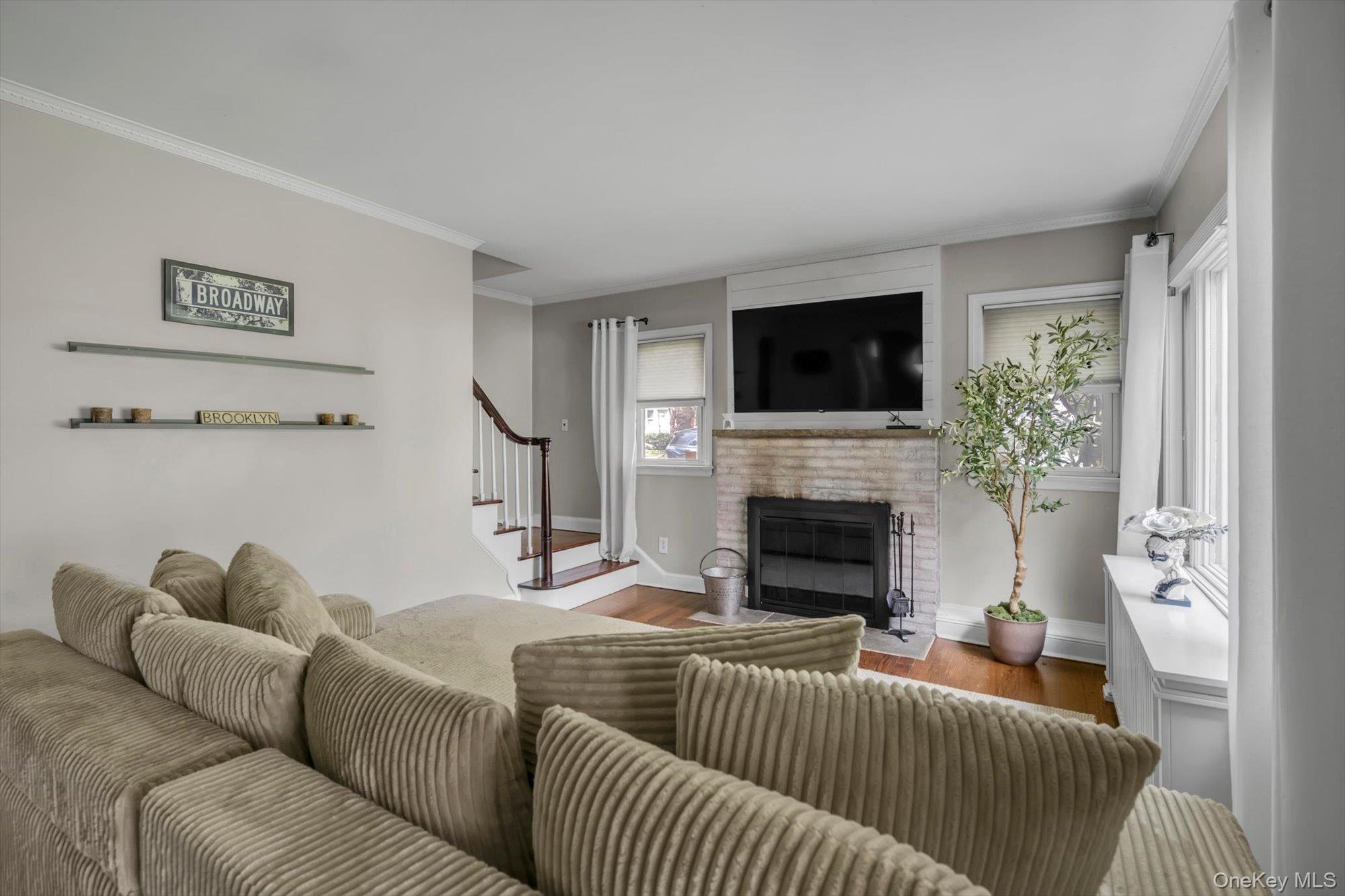 Single Family Grant  Suffolk County, NY 11731, MLS-985498-4