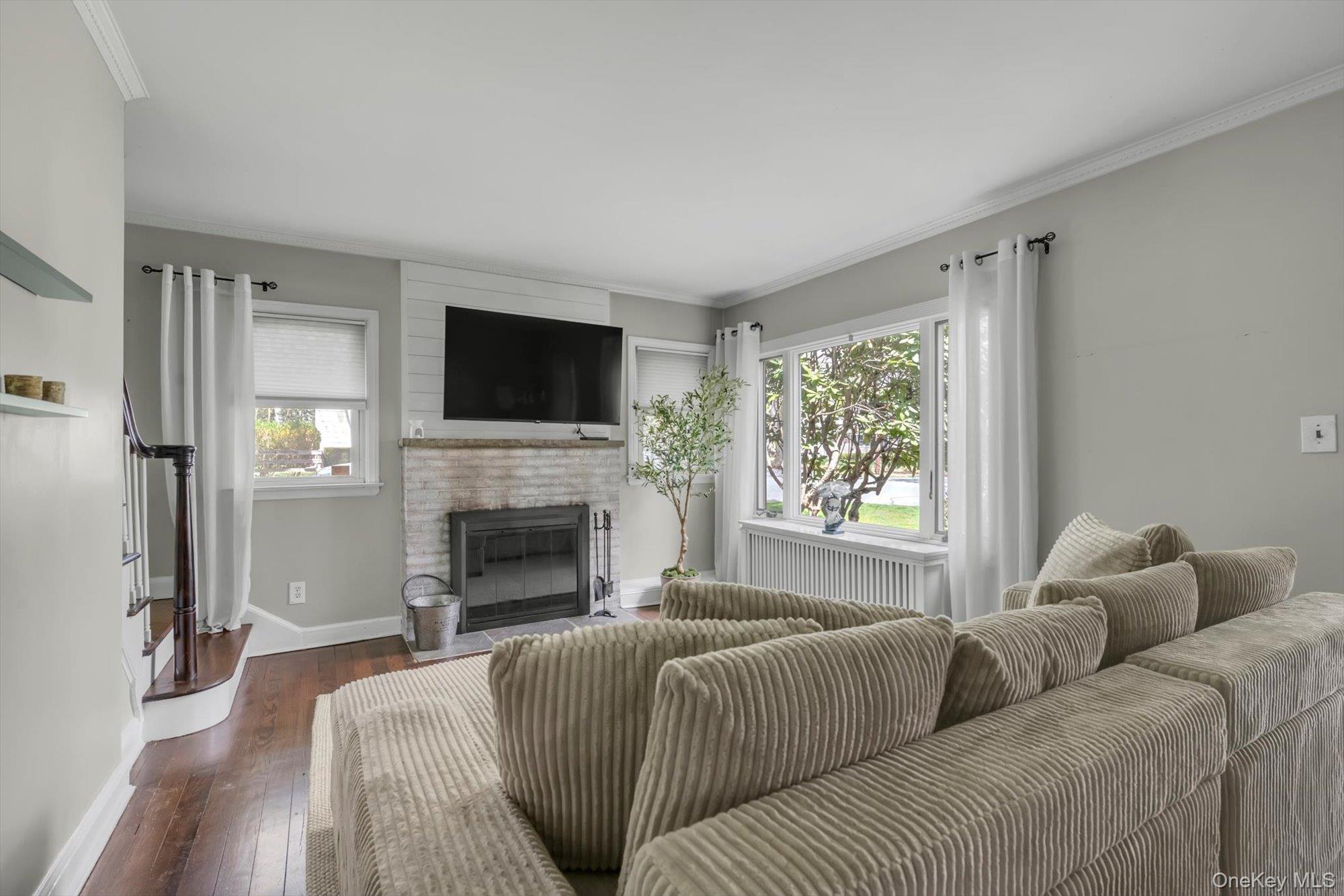 Single Family Grant  Suffolk County, NY 11731, MLS-985498-5