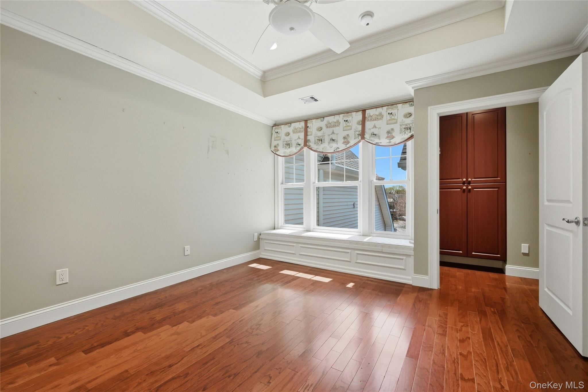 Condo Pacing  Nassau County, NY 11590, MLS-985533-19