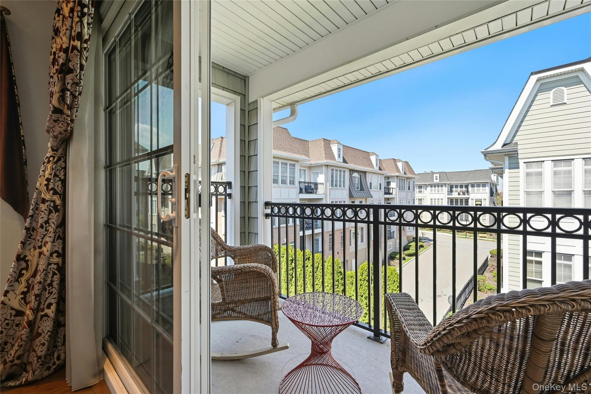 Condo Pacing  Nassau County, NY 11590, MLS-985533-25