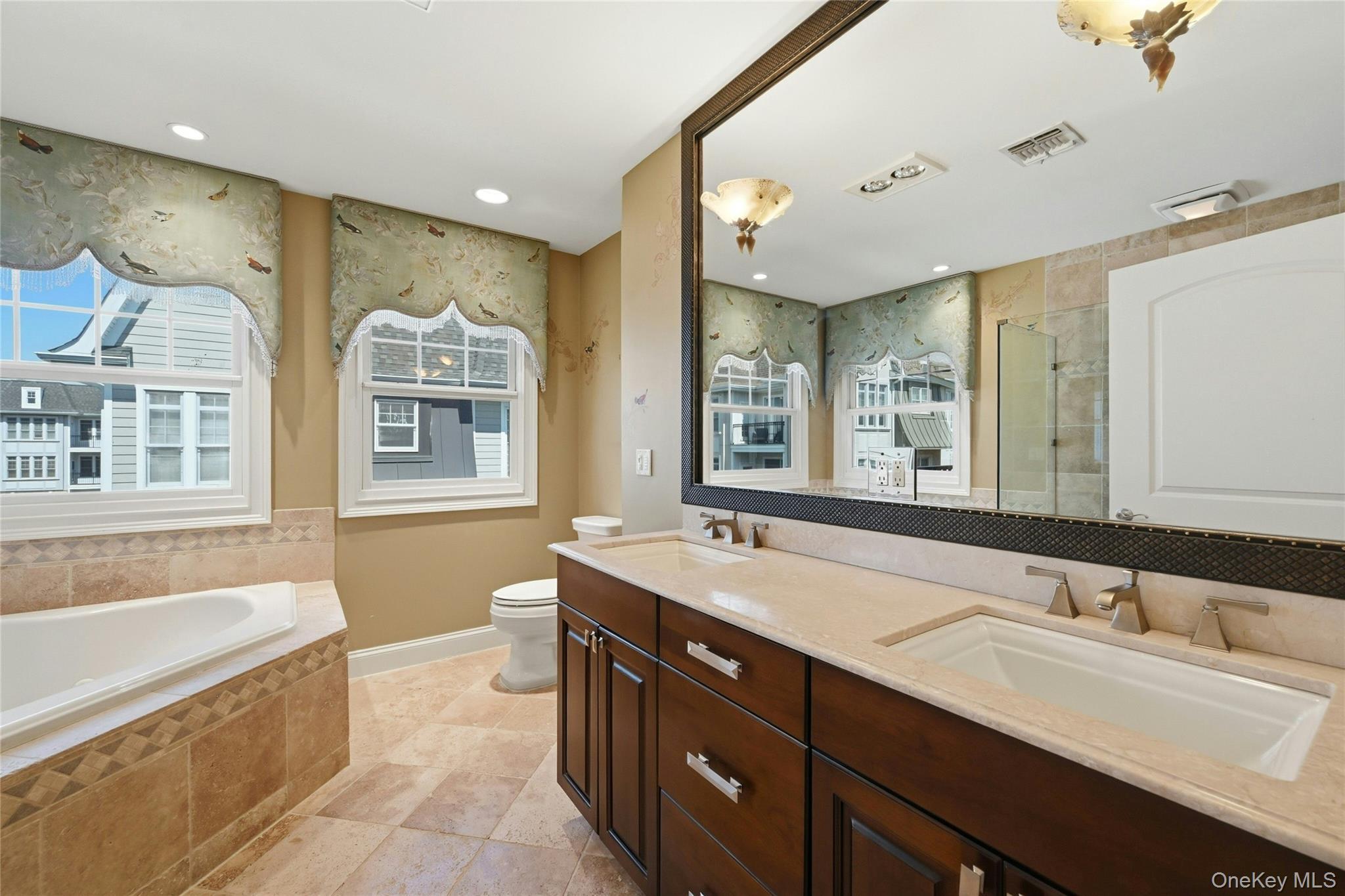 Condo Pacing  Nassau County, NY 11590, MLS-985533-27