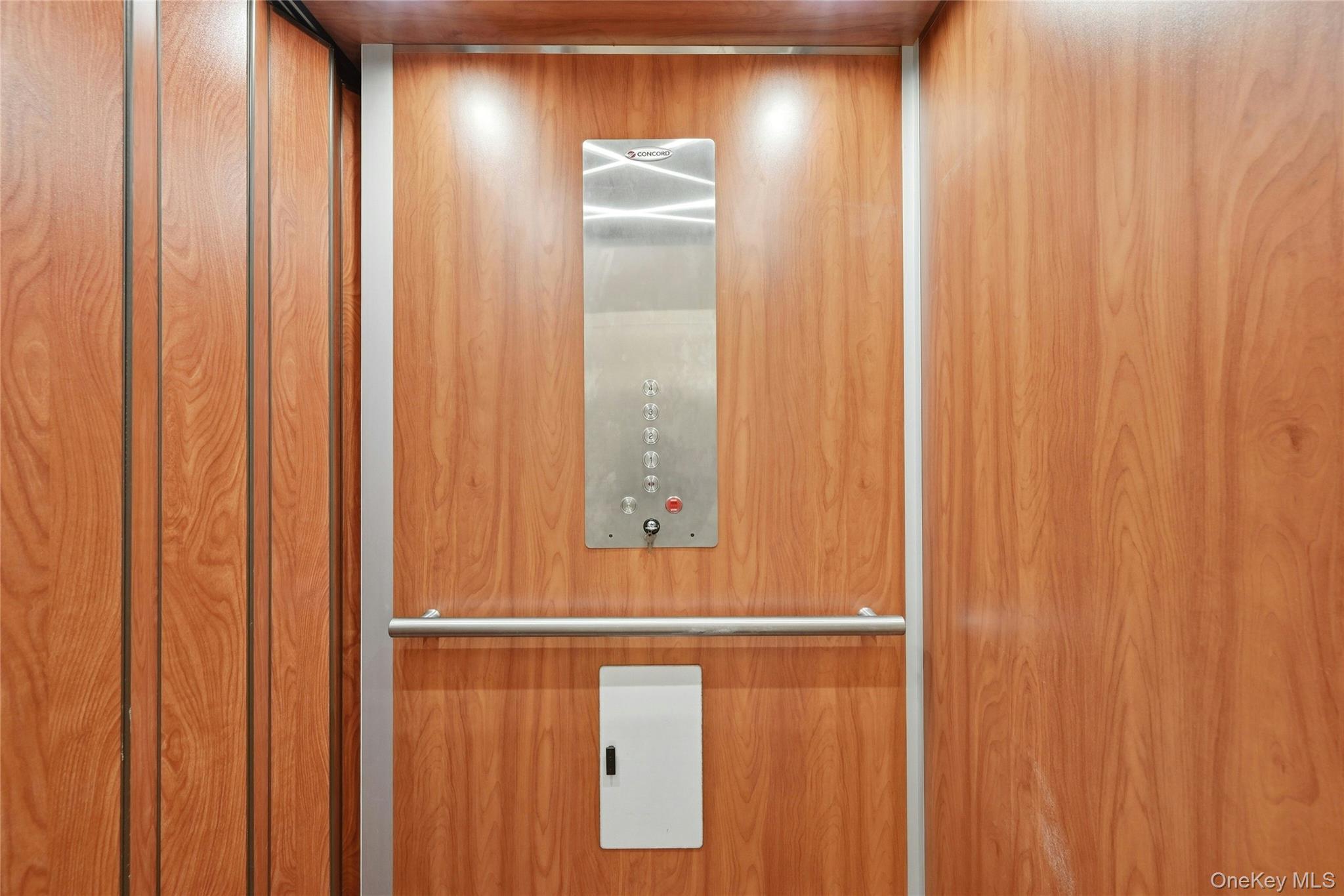 Condo Pacing  Nassau County, NY 11590, MLS-985533-5