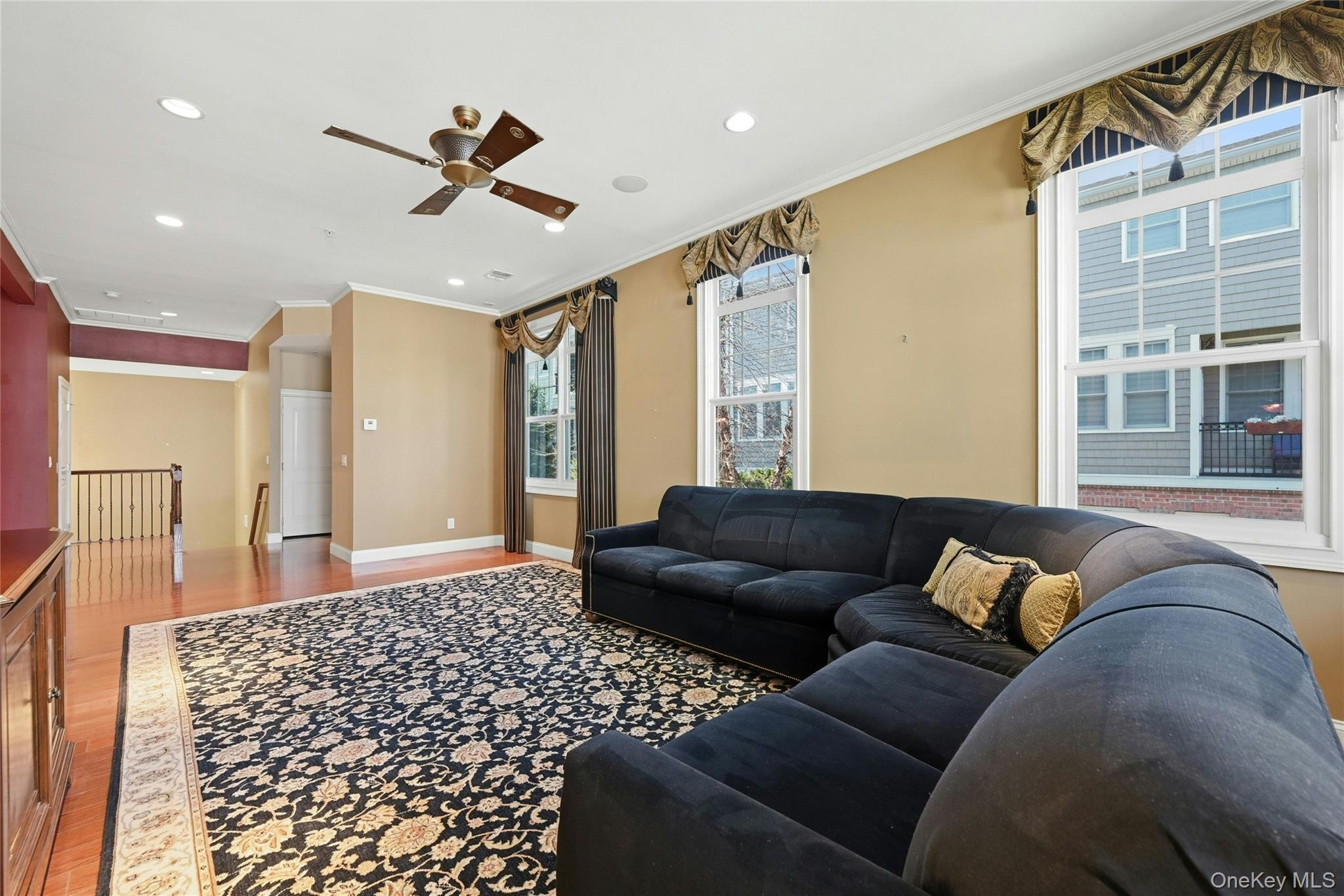 Condo Pacing  Nassau County, NY 11590, MLS-985533-6