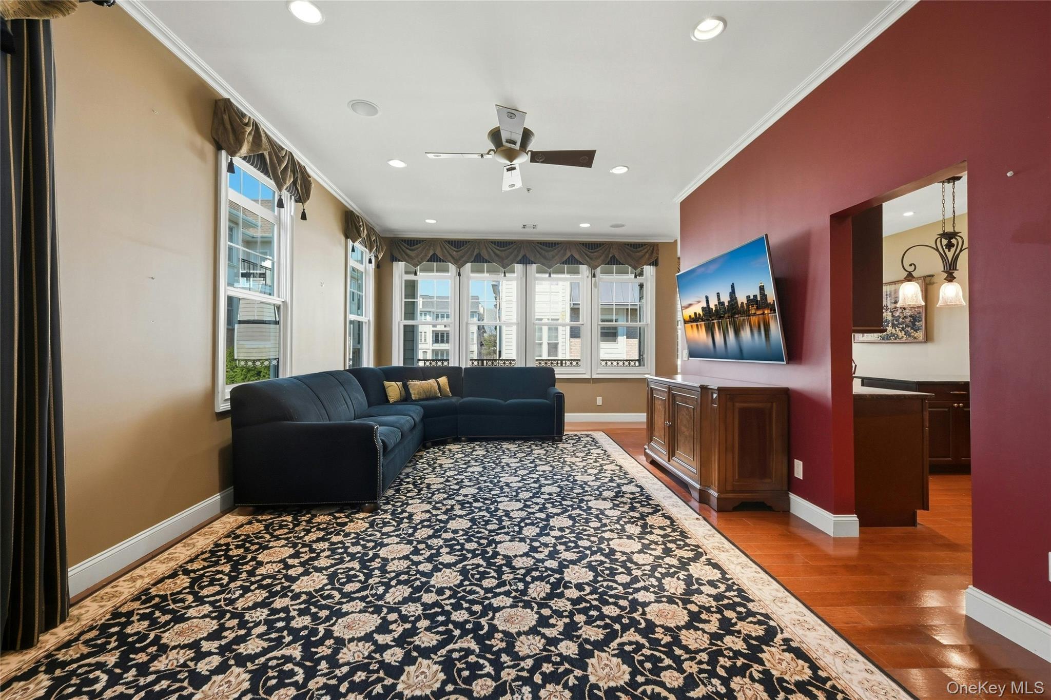 Condo Pacing  Nassau County, NY 11590, MLS-985533-8