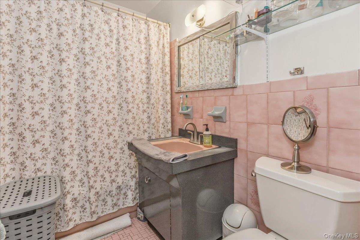 Single Family Braddock Queens, NY 11428, MLS-985537-11