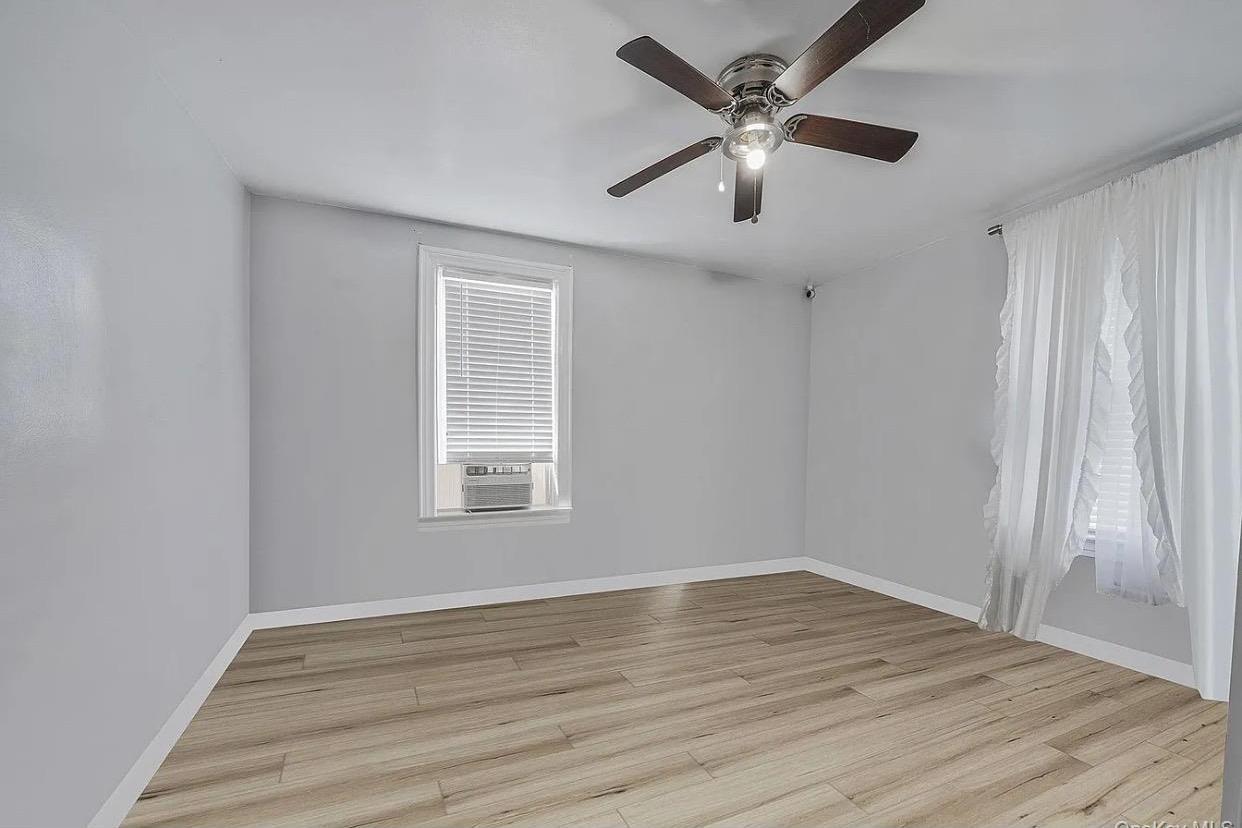 Single Family Lafayette  Bronx, NY 10465, MLS-985551-14