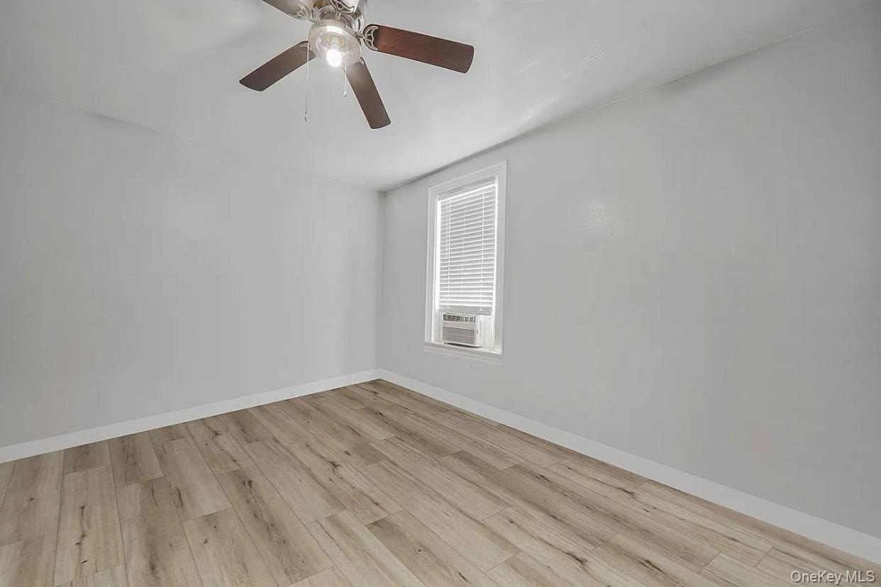 Single Family Lafayette  Bronx, NY 10465, MLS-985551-15