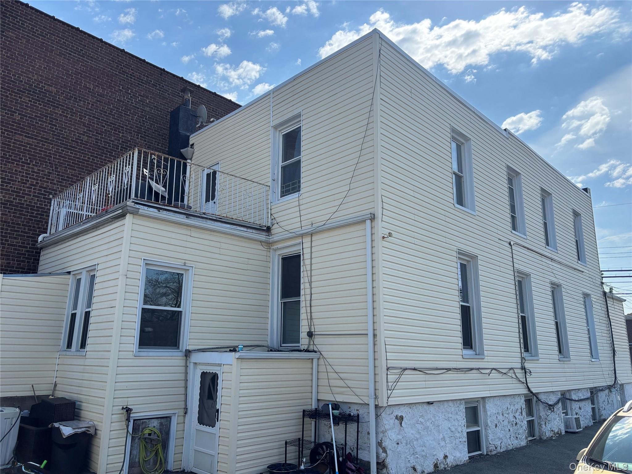 Single Family Lafayette  Bronx, NY 10465, MLS-985551-3