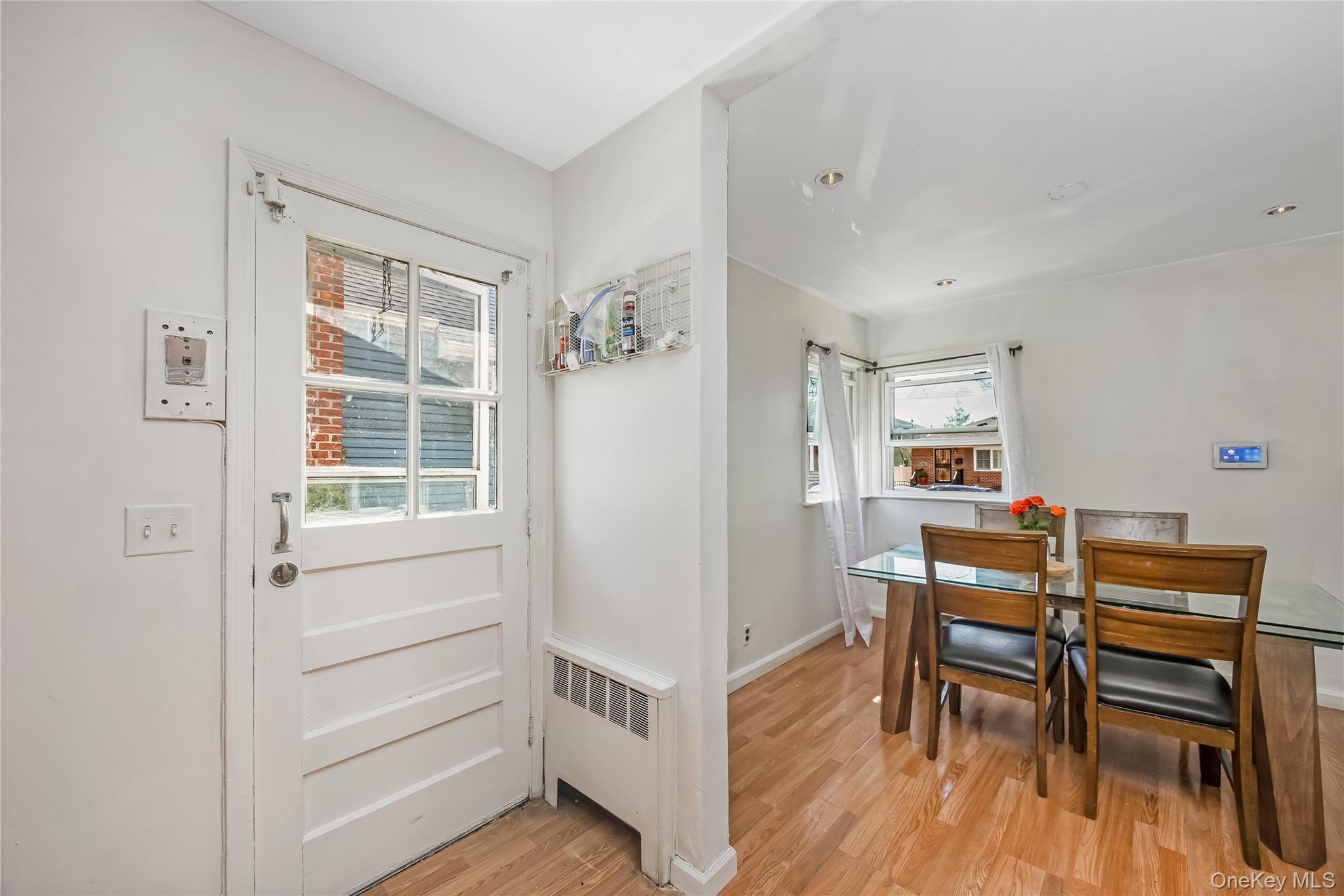 Single Family M  Nassau County, NY 11003, MLS-985553-5