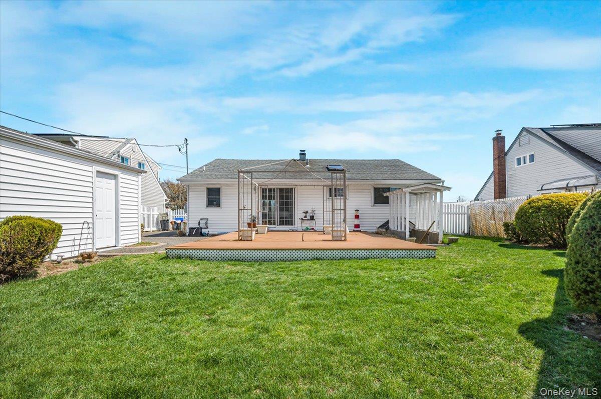 Single Family Seitz  Nassau County, NY 11714, MLS-985554-23