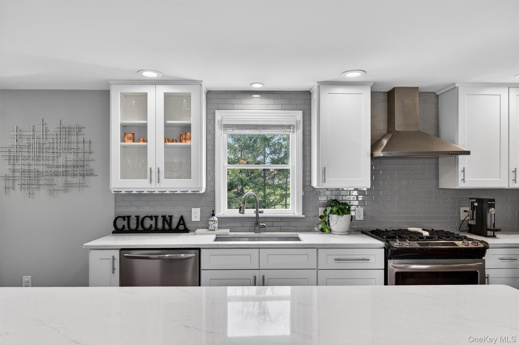 Single Family Livingston  Orange County, NY 10940, MLS-985594-10