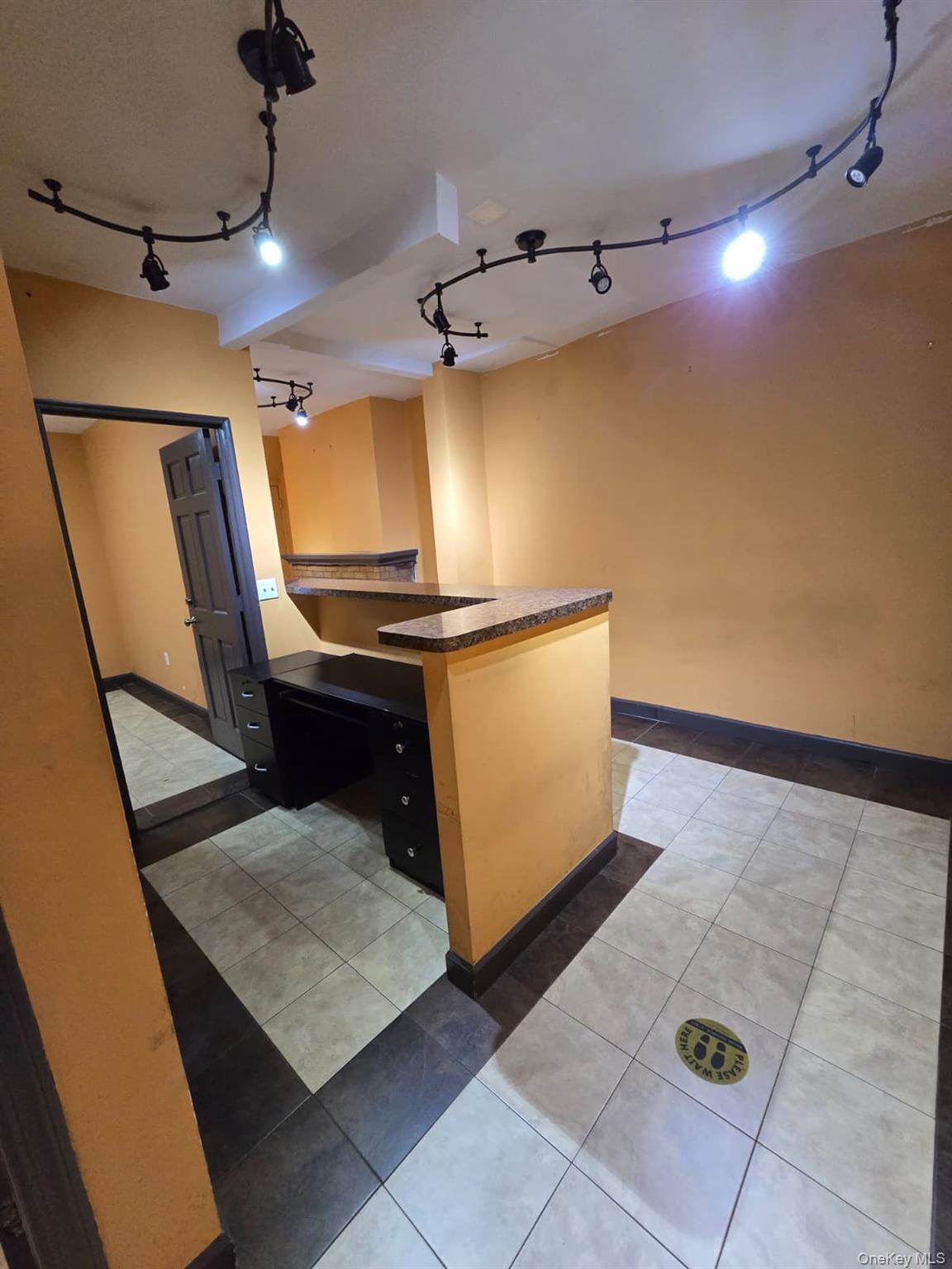 Commercial Lease Crossbay  Queens, NY 11417, MLS-985599-4