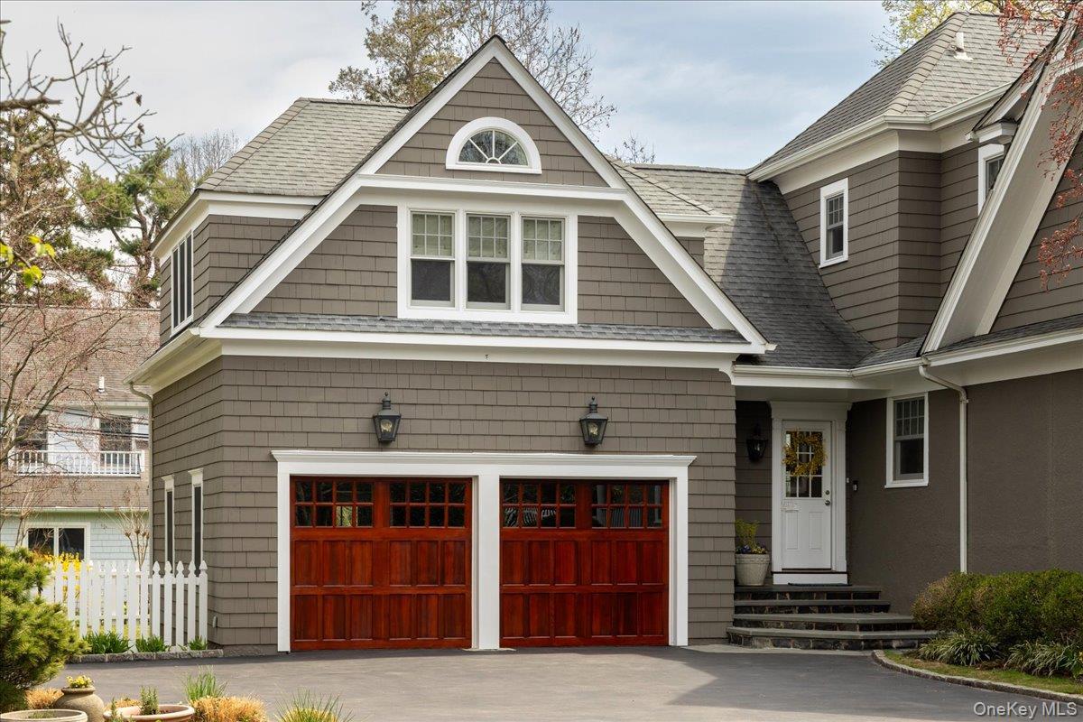 Single Family Middle Drive Nassau County, NY 11030, MLS-985610-3