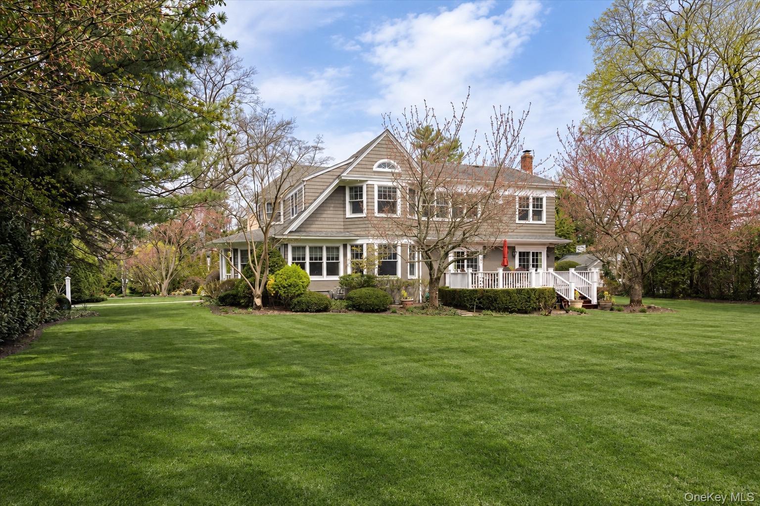 Single Family Middle Drive Nassau County, NY 11030, MLS-985610-4