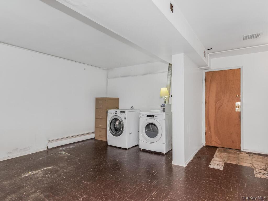 Single Family 68th Avenue Queens, NY 11362, MLS-985624-21