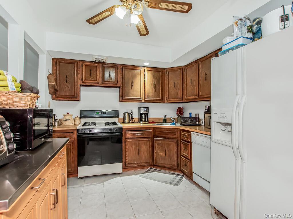 Single Family 68th Avenue Queens, NY 11362, MLS-985624-7