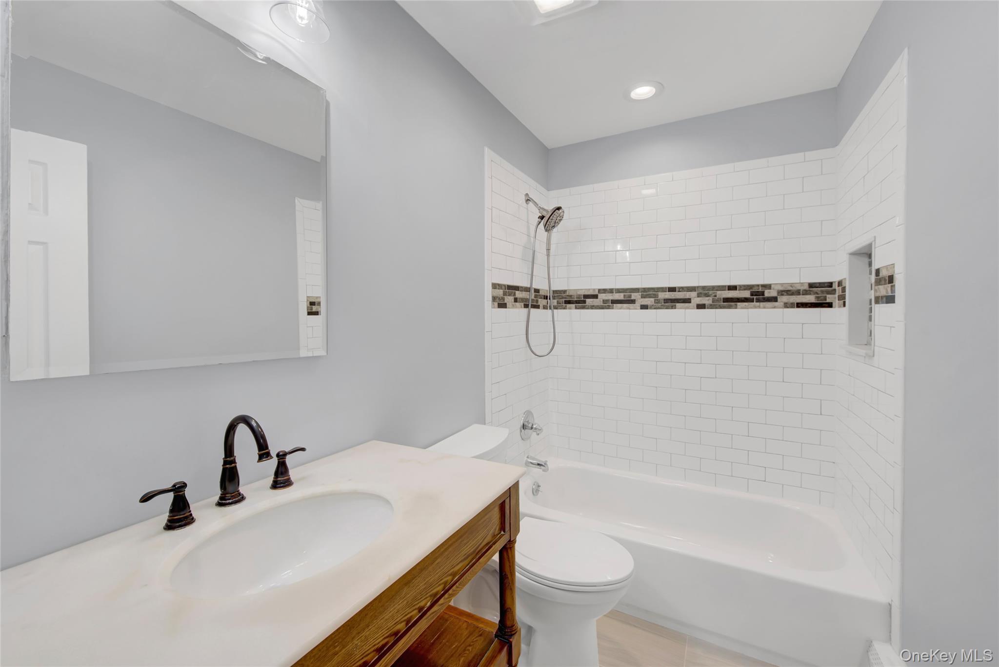 Single Family Yale  Suffolk County, NY 11776, MLS-985628-11