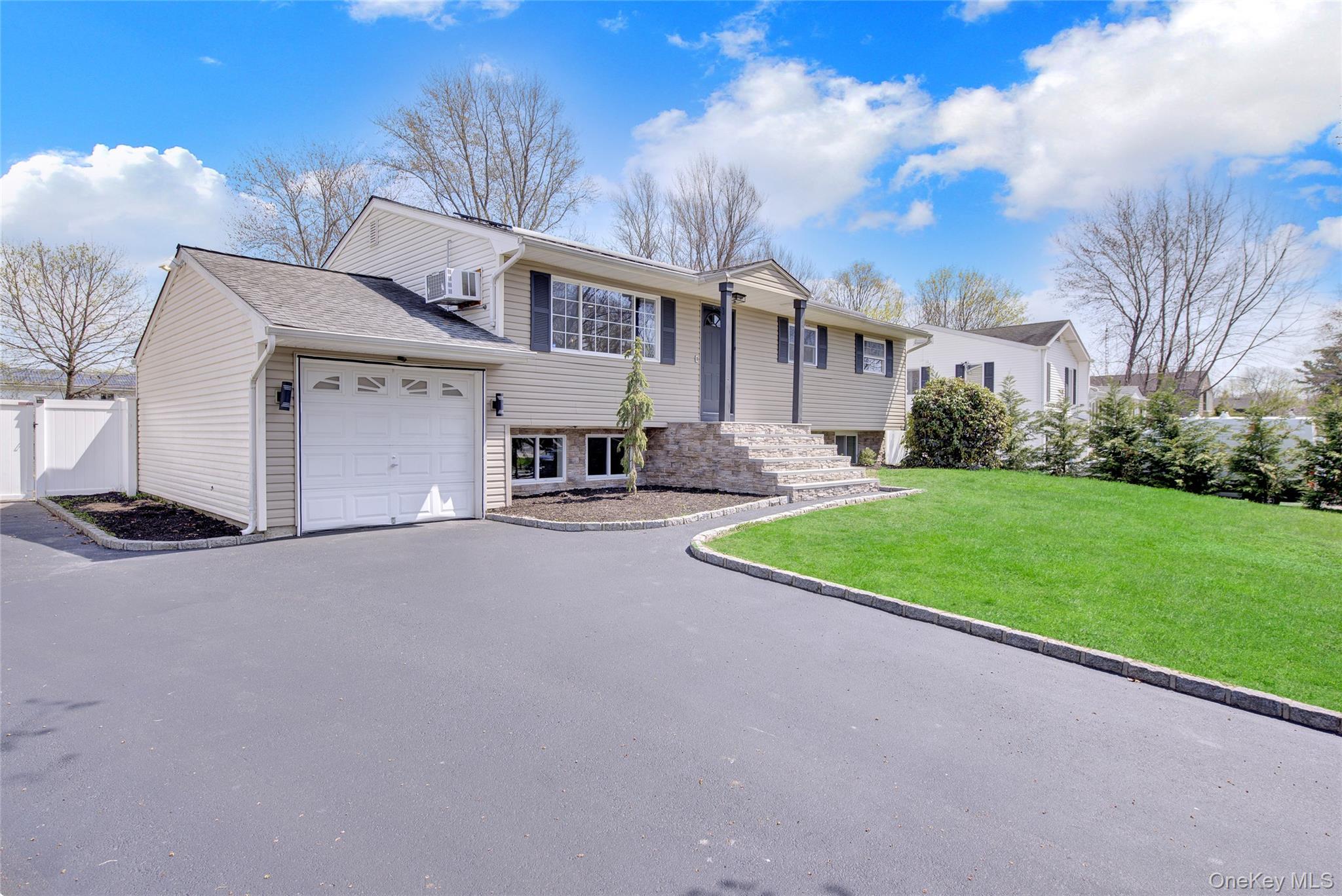 Single Family Yale  Suffolk County, NY 11776, MLS-985628-3