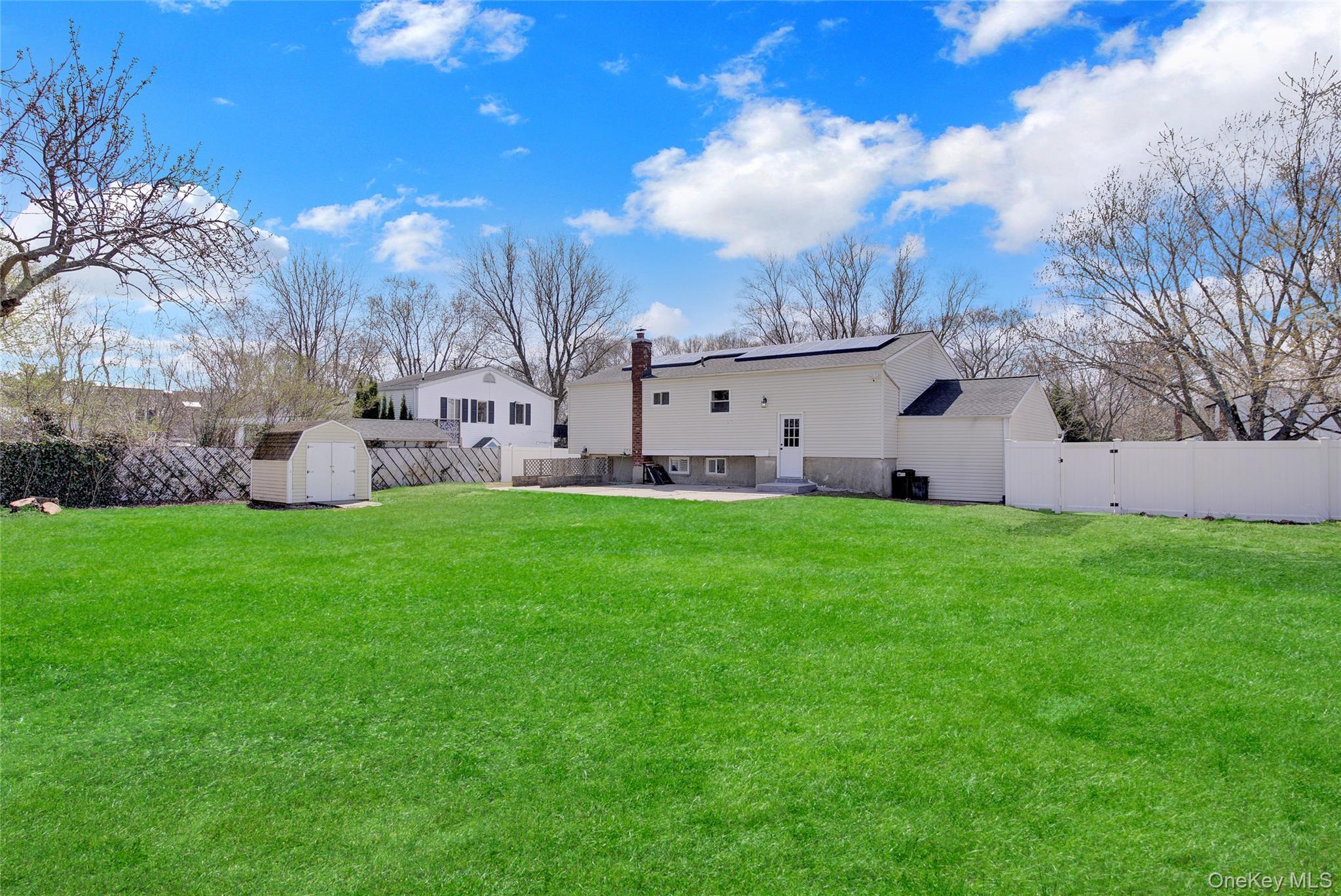 Single Family Yale  Suffolk County, NY 11776, MLS-985628-30