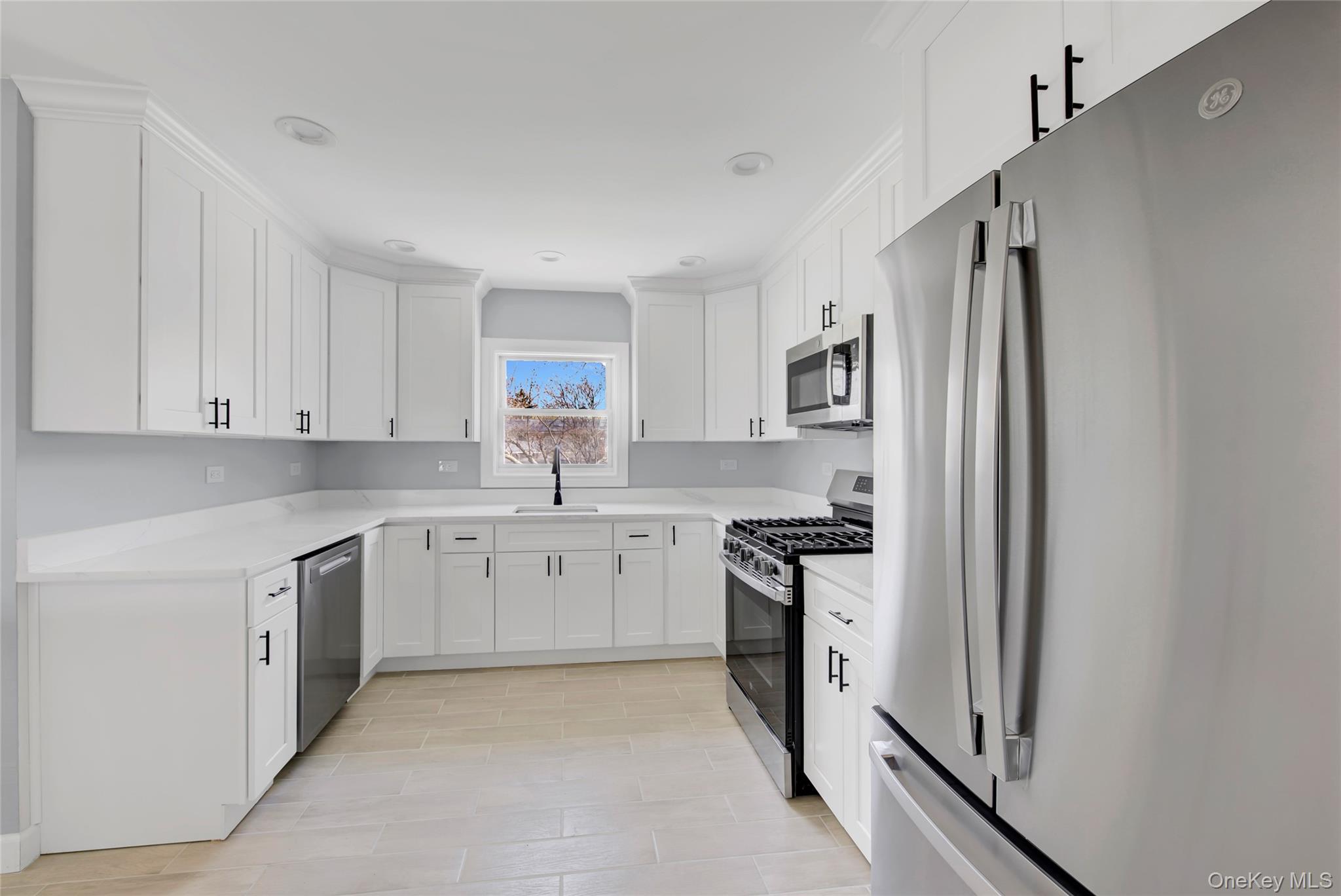 Single Family Yale  Suffolk County, NY 11776, MLS-985628-5
