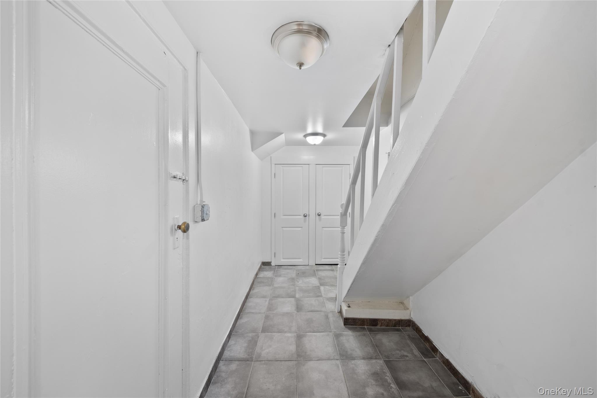 Single Family Lurting Bronx, NY 10469, MLS-985641-10
