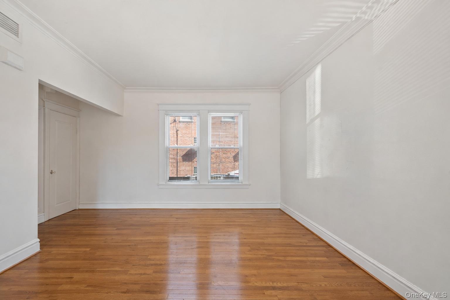 Single Family Lurting Bronx, NY 10469, MLS-985641-13