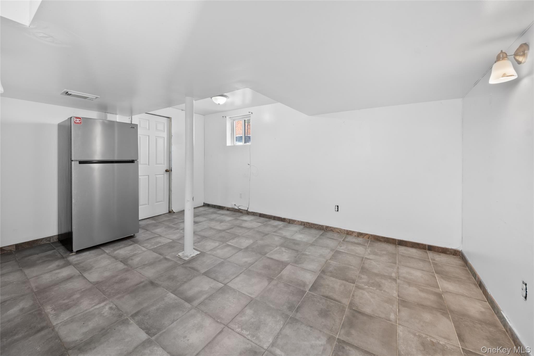 Single Family Lurting Bronx, NY 10469, MLS-985641-14