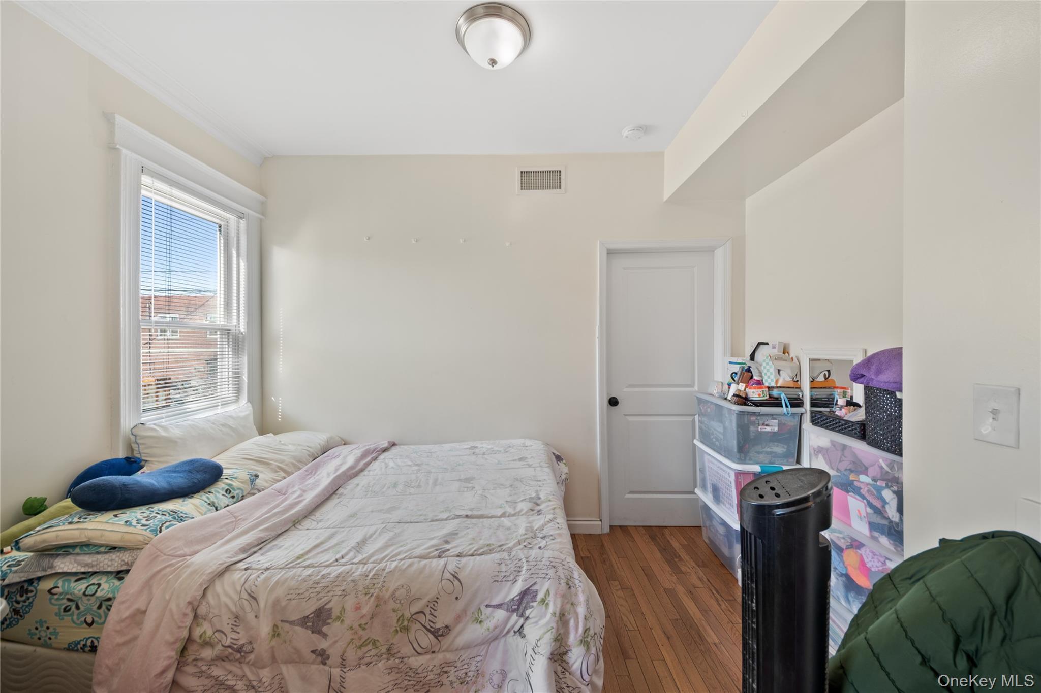 Single Family Lurting Bronx, NY 10469, MLS-985641-24