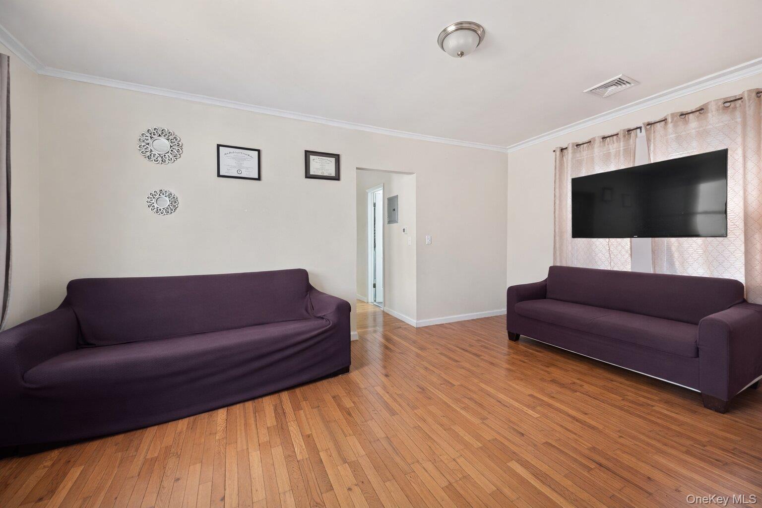 Single Family Lurting Bronx, NY 10469, MLS-985641-26