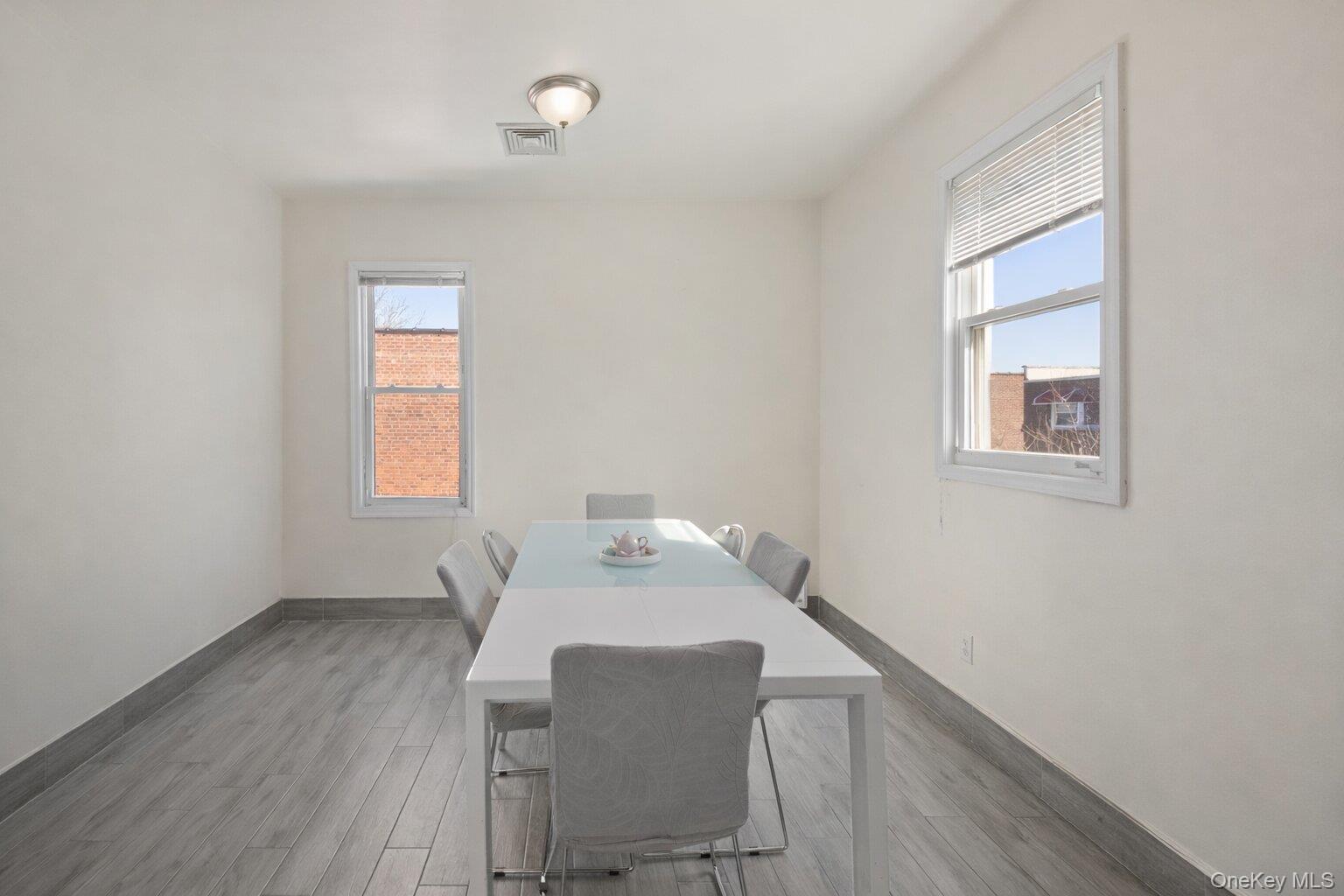 Single Family Lurting Bronx, NY 10469, MLS-985641-28