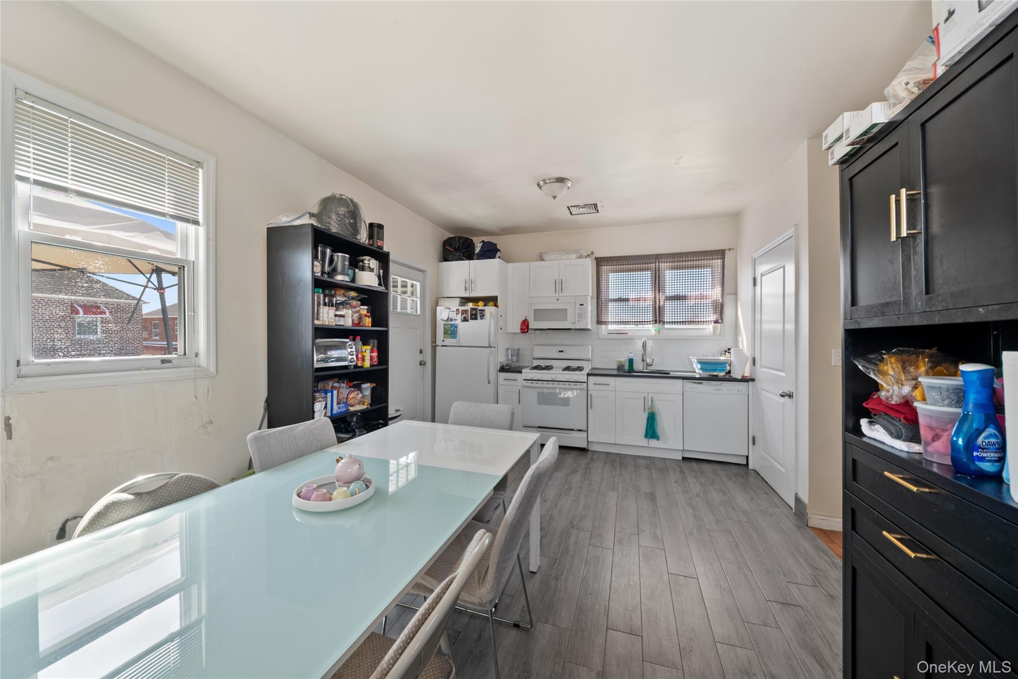 Single Family Lurting Bronx, NY 10469, MLS-985641-34