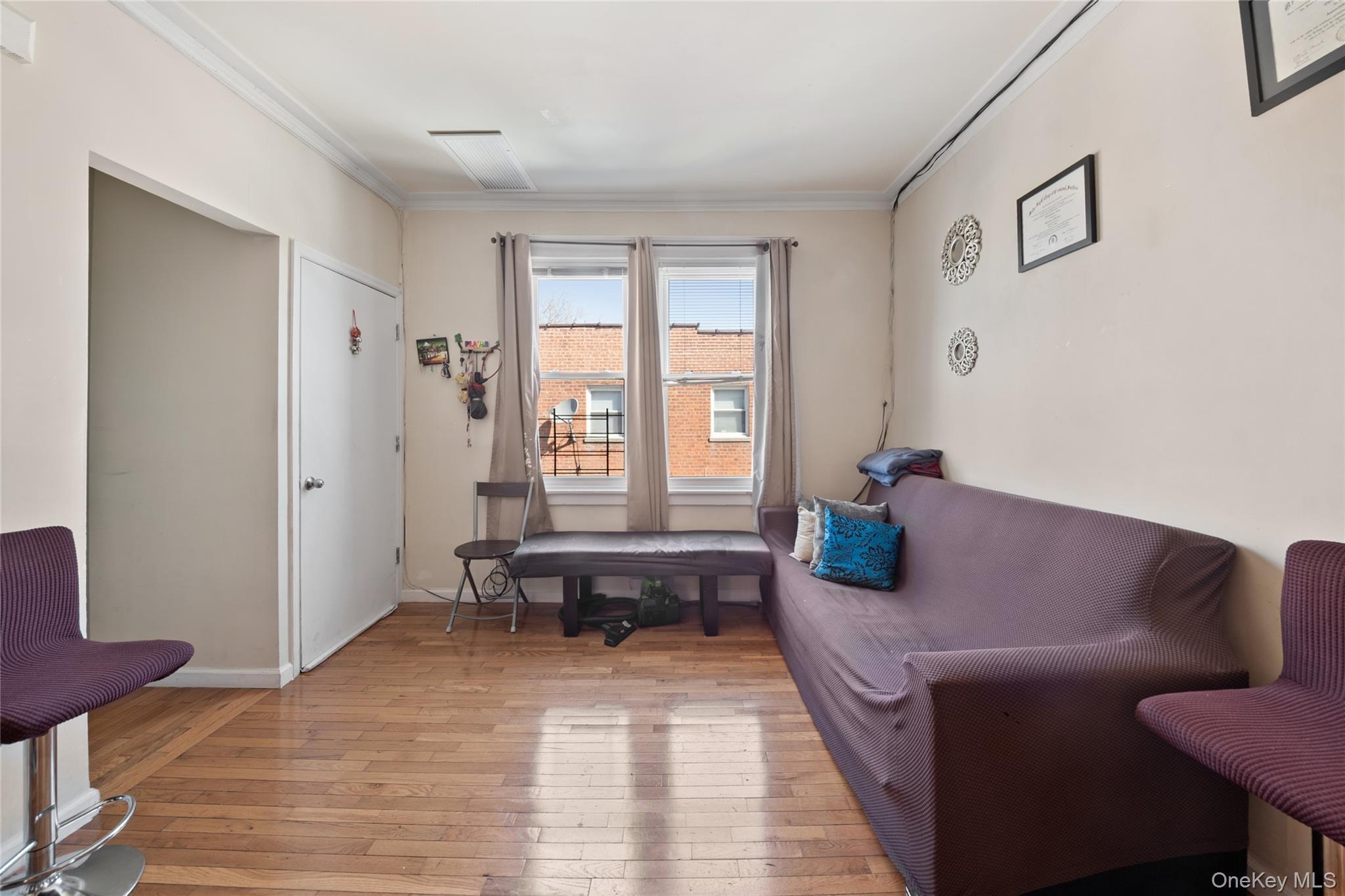 Single Family Lurting Bronx, NY 10469, MLS-985641-36