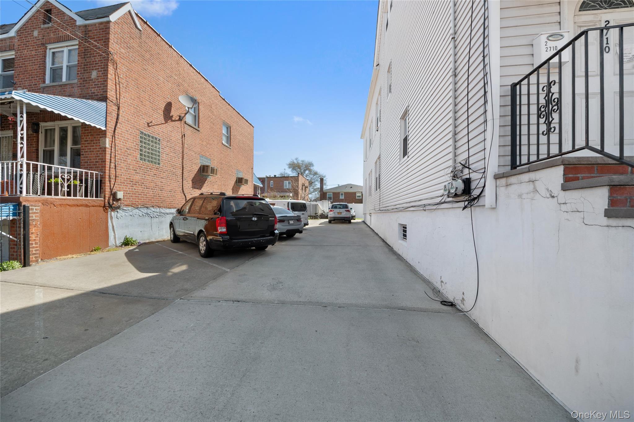 Single Family Lurting Bronx, NY 10469, MLS-985641-38