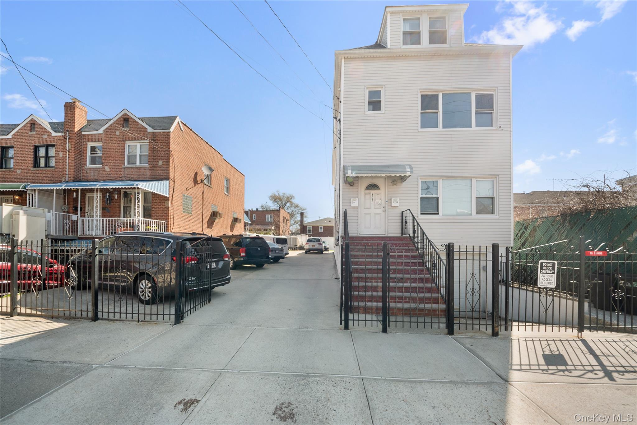 Single Family Lurting Bronx, NY 10469, MLS-985641-39