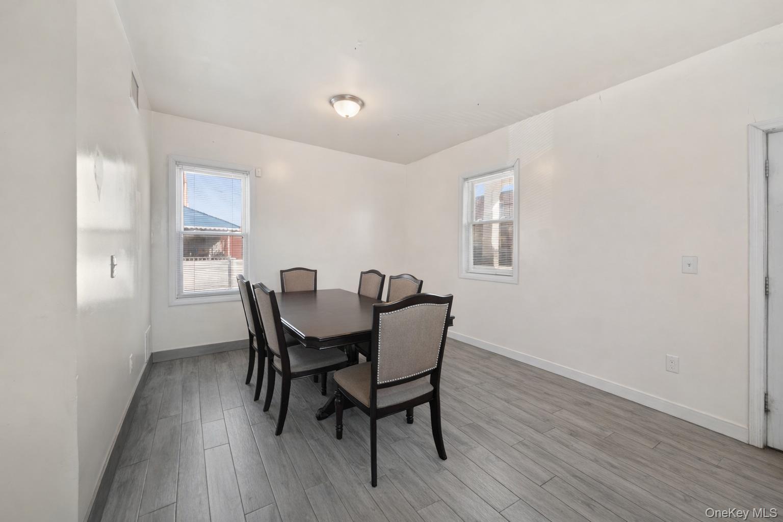 Single Family Lurting Bronx, NY 10469, MLS-985641-5