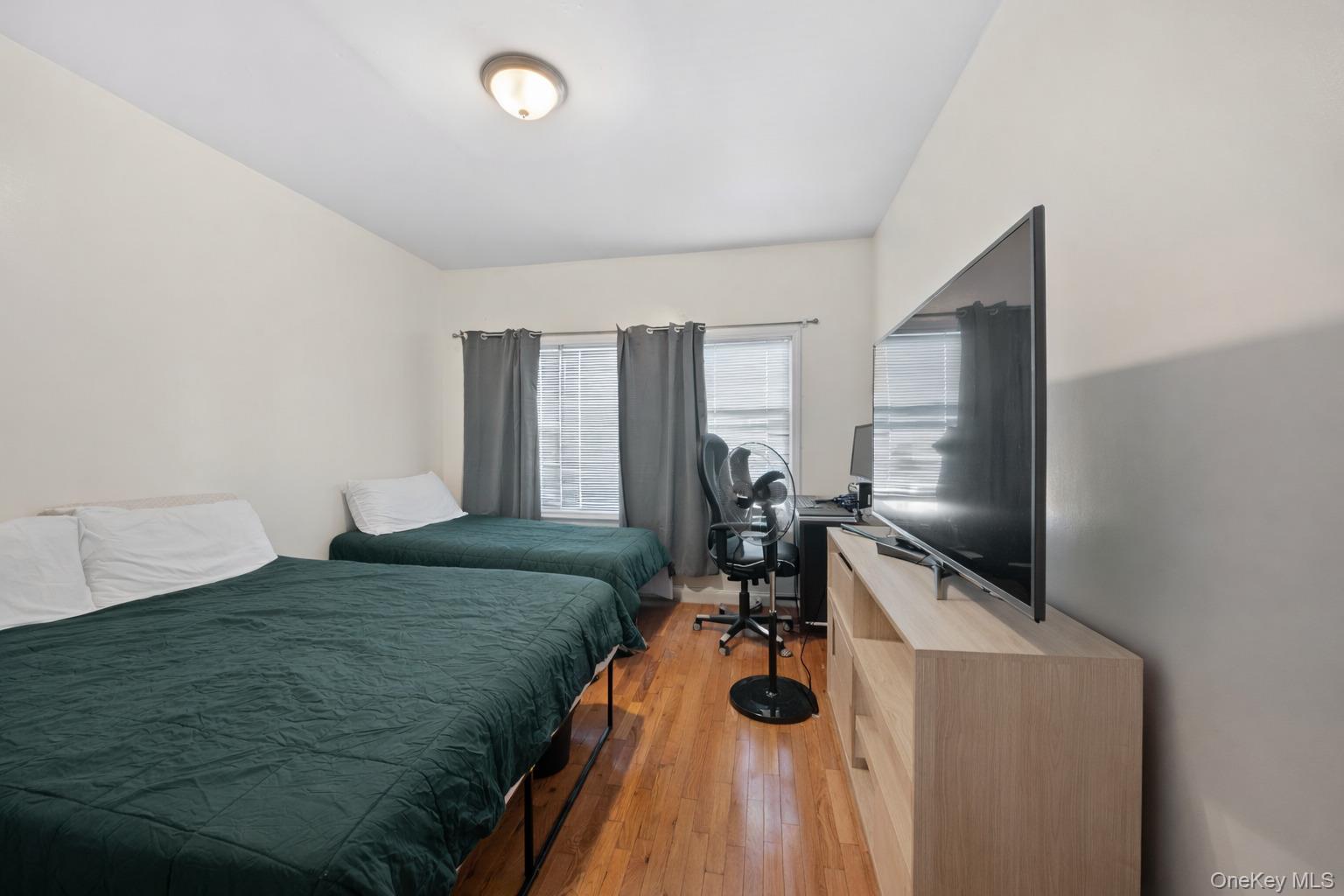 Single Family Lurting Bronx, NY 10469, MLS-985641-7