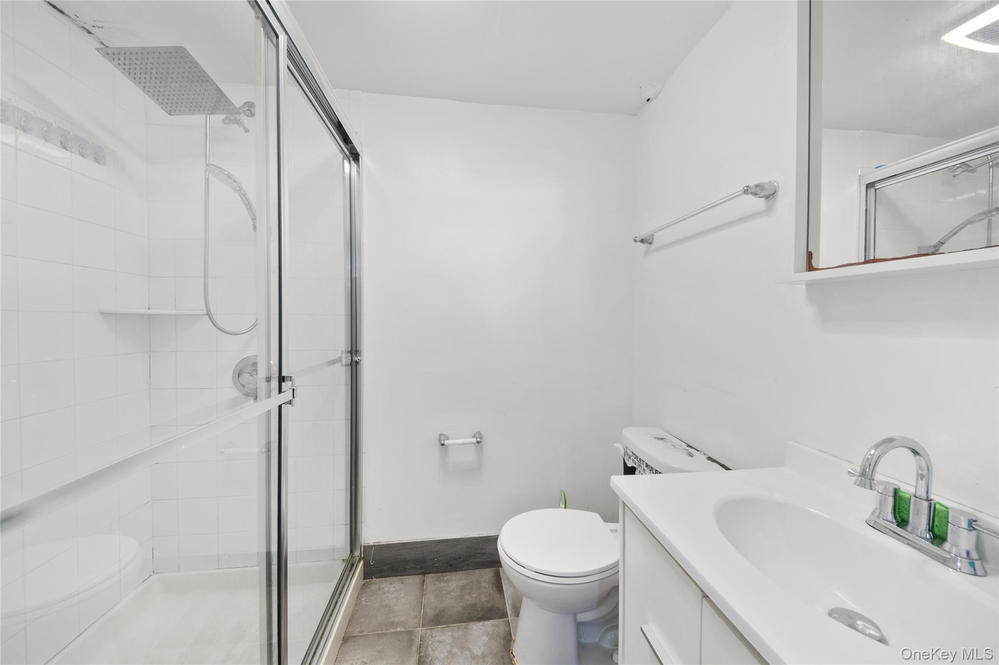 Single Family Lurting Bronx, NY 10469, MLS-985641-8