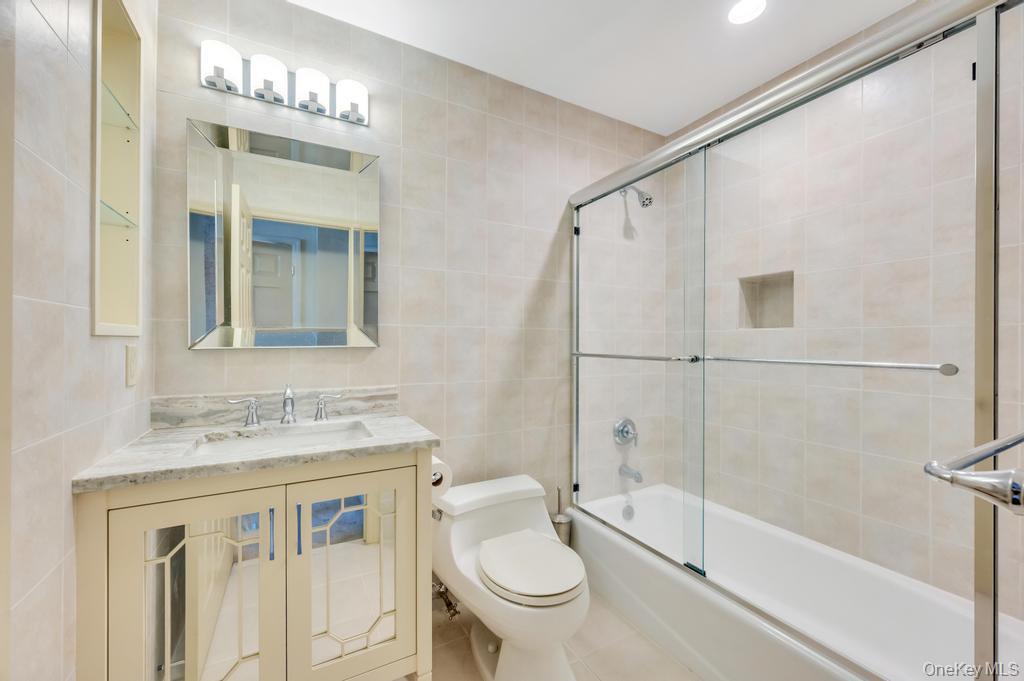 Condo Portico  Nassau County, NY 11021, MLS-985669-27