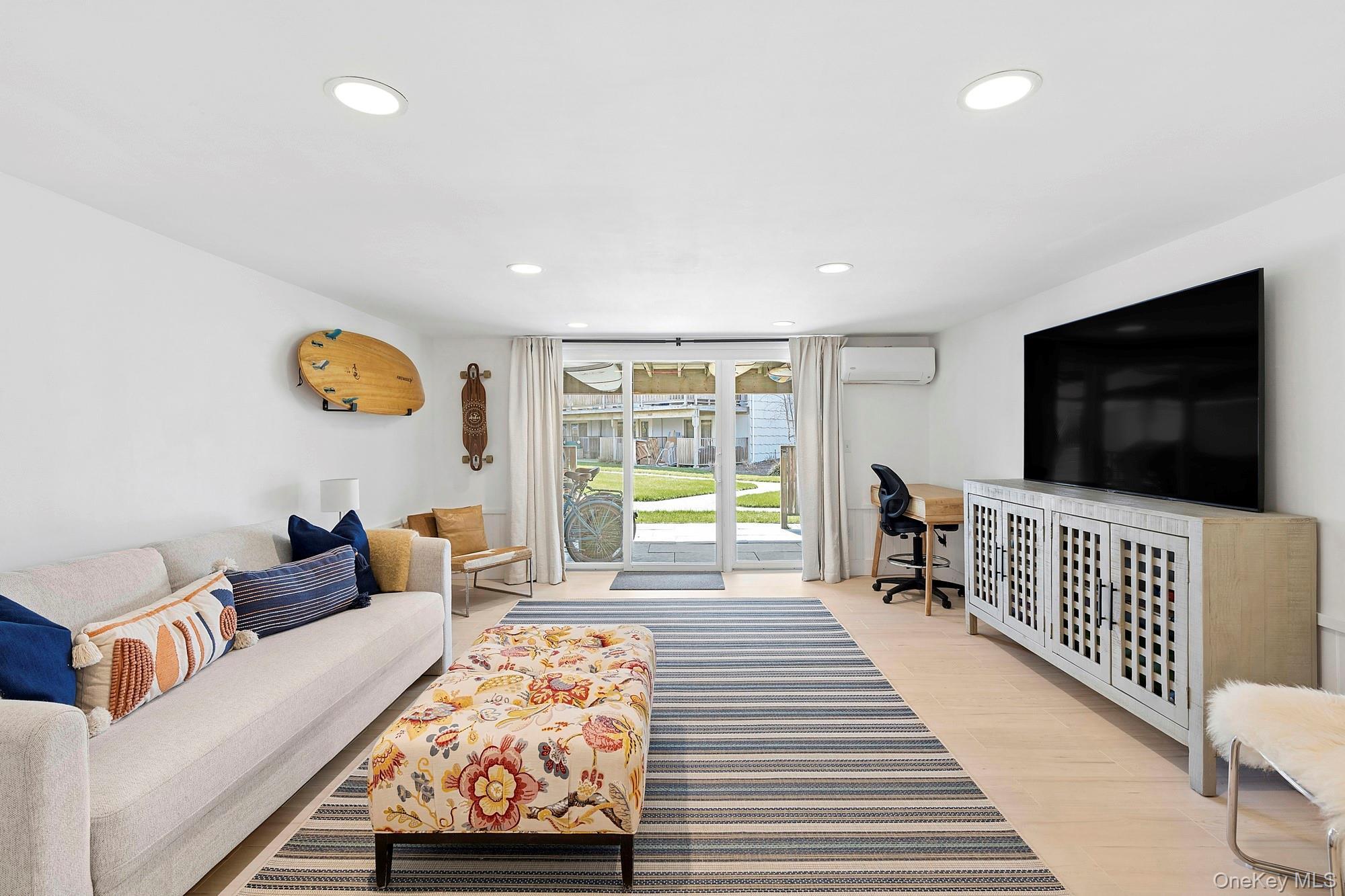 Condo Mitchell  Suffolk County, NY 11978, MLS-985678-12