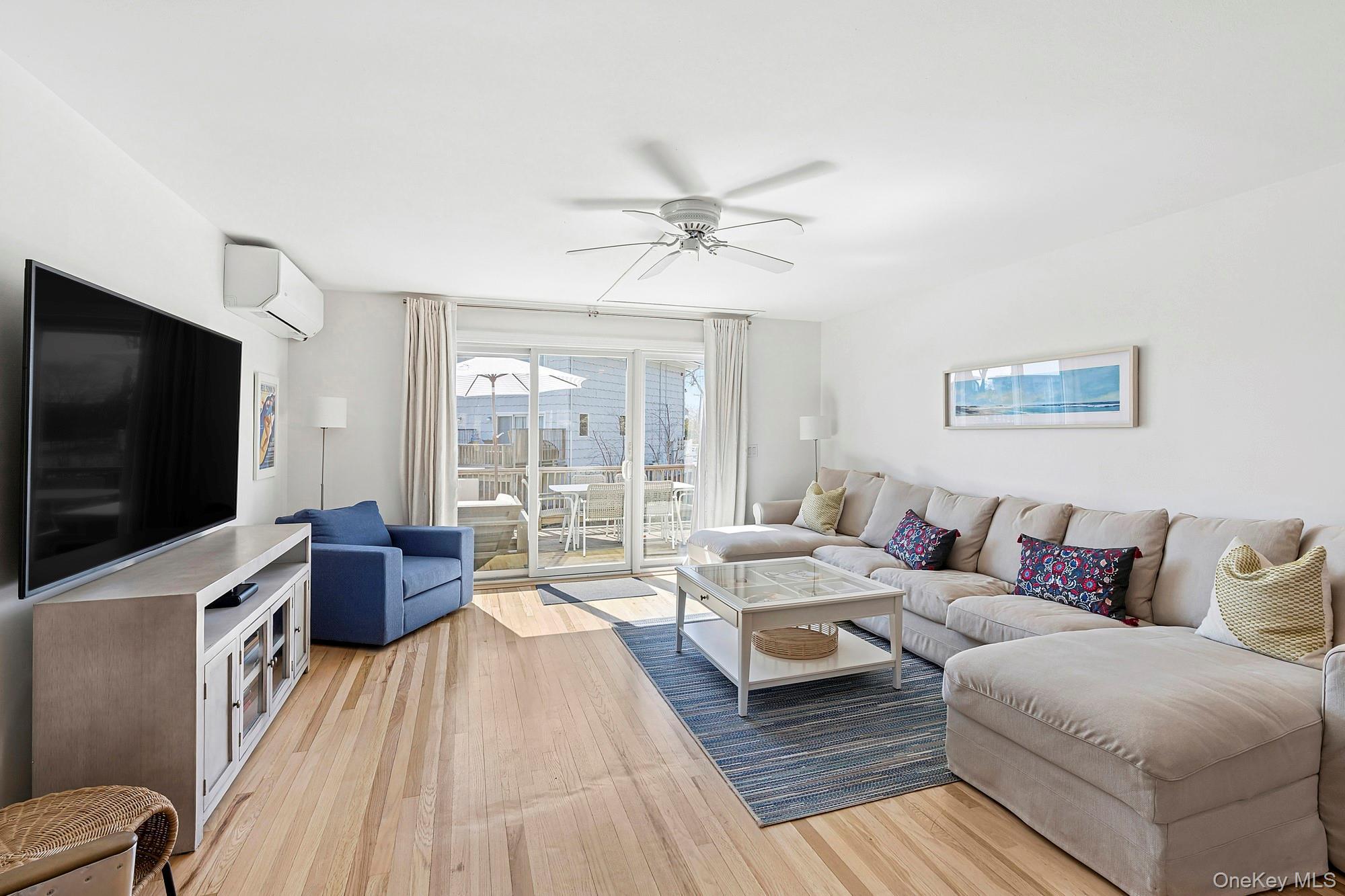 Condo Mitchell  Suffolk County, NY 11978, MLS-985678-6