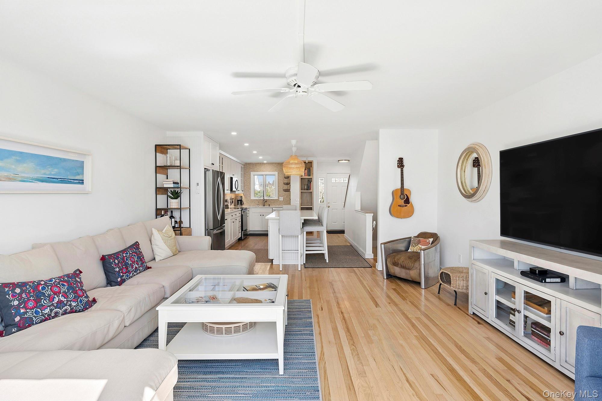 Condo Mitchell  Suffolk County, NY 11978, MLS-985678-7