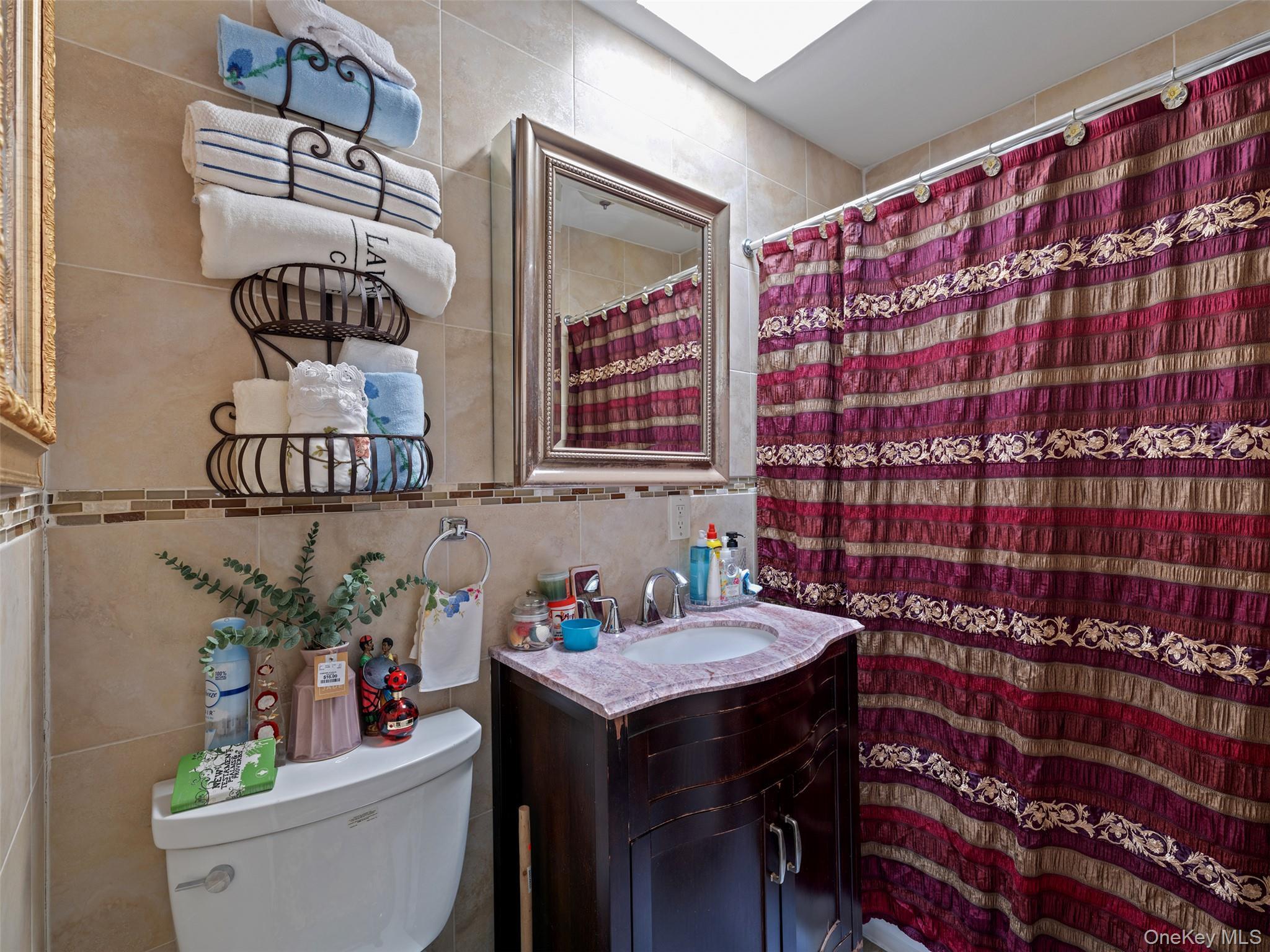 Single Family Saint Ouen Street Bronx, NY 10470, MLS-985700-7