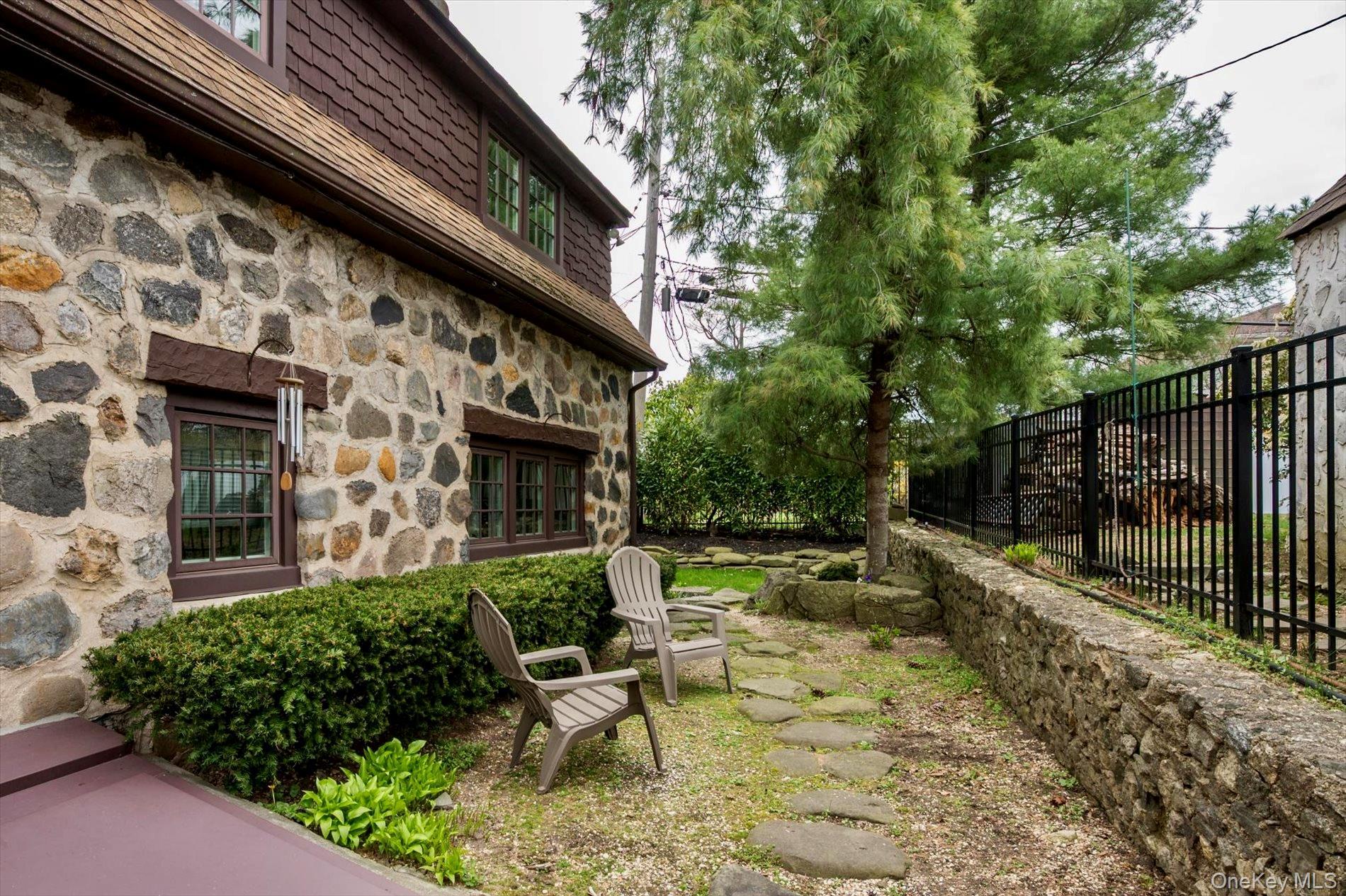 Single Family Long  Nassau County, NY 11550, MLS-985702-25
