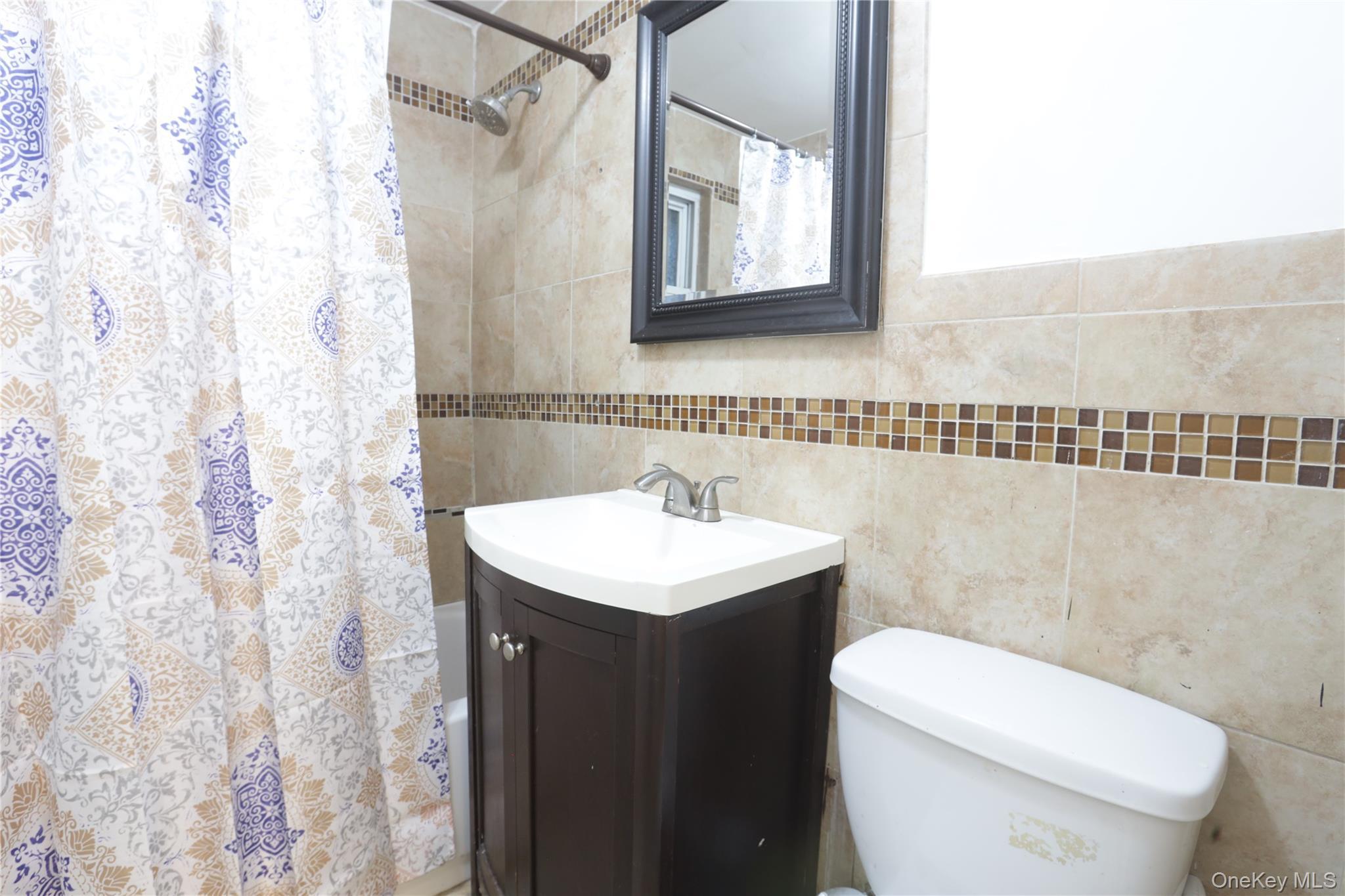 Commercial Sale Laconia  Bronx, NY 10469, MLS-985703-10